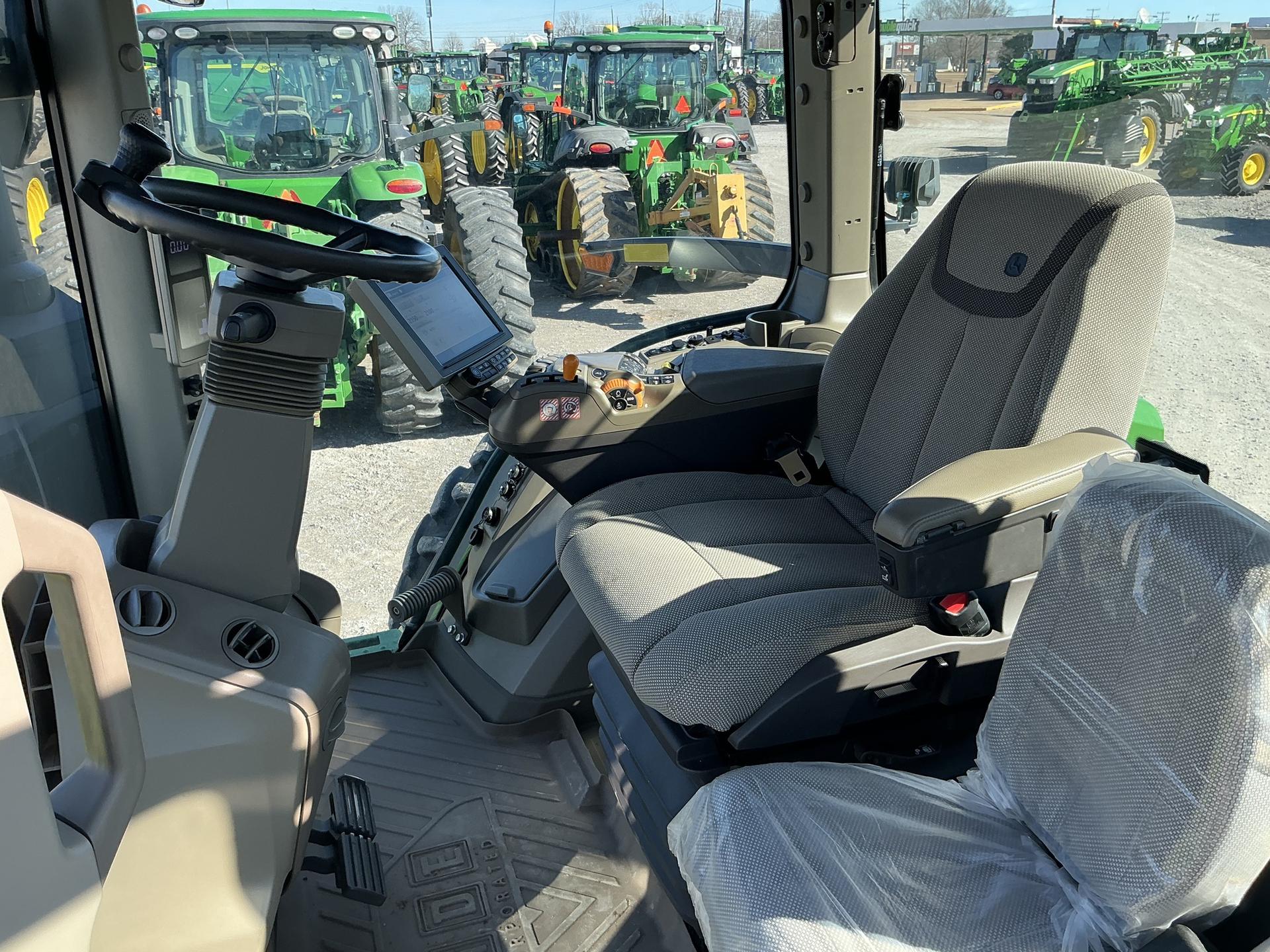 2022 John Deere 8R 310 Image