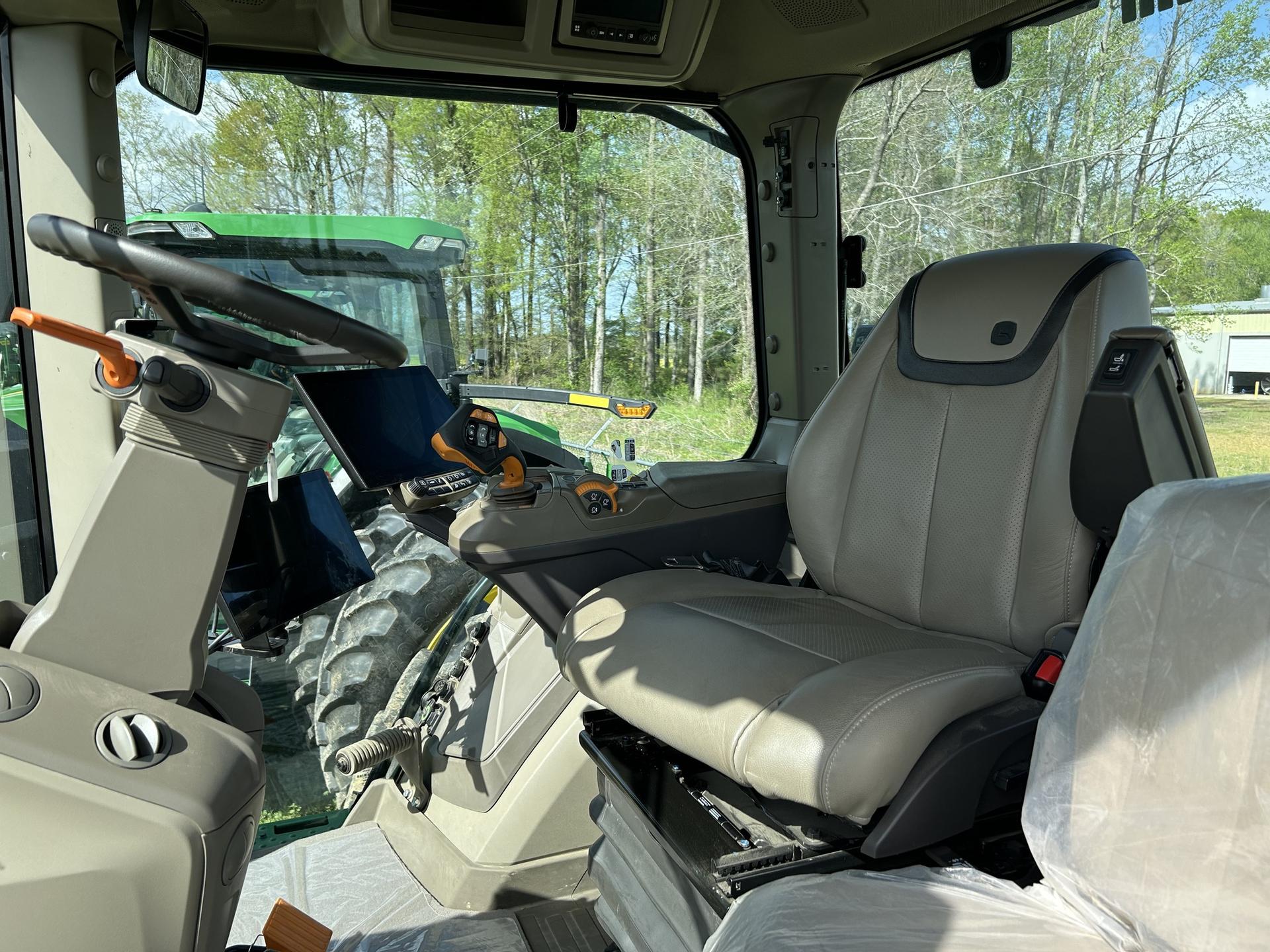 2024 John Deere 8R 310 Image