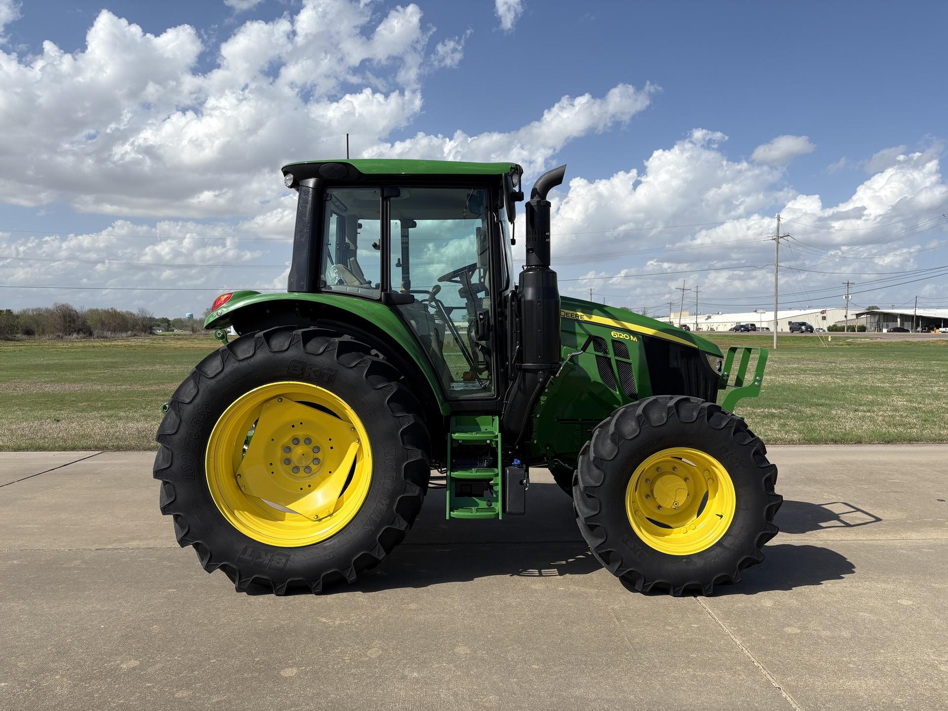 2023 John Deere 6120M Image