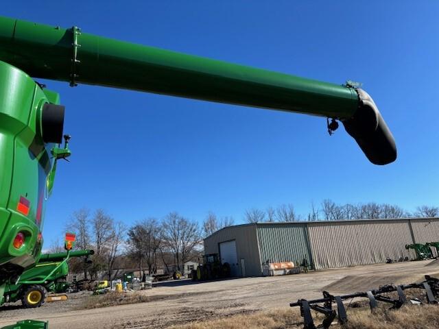 2024 John Deere S780 Image