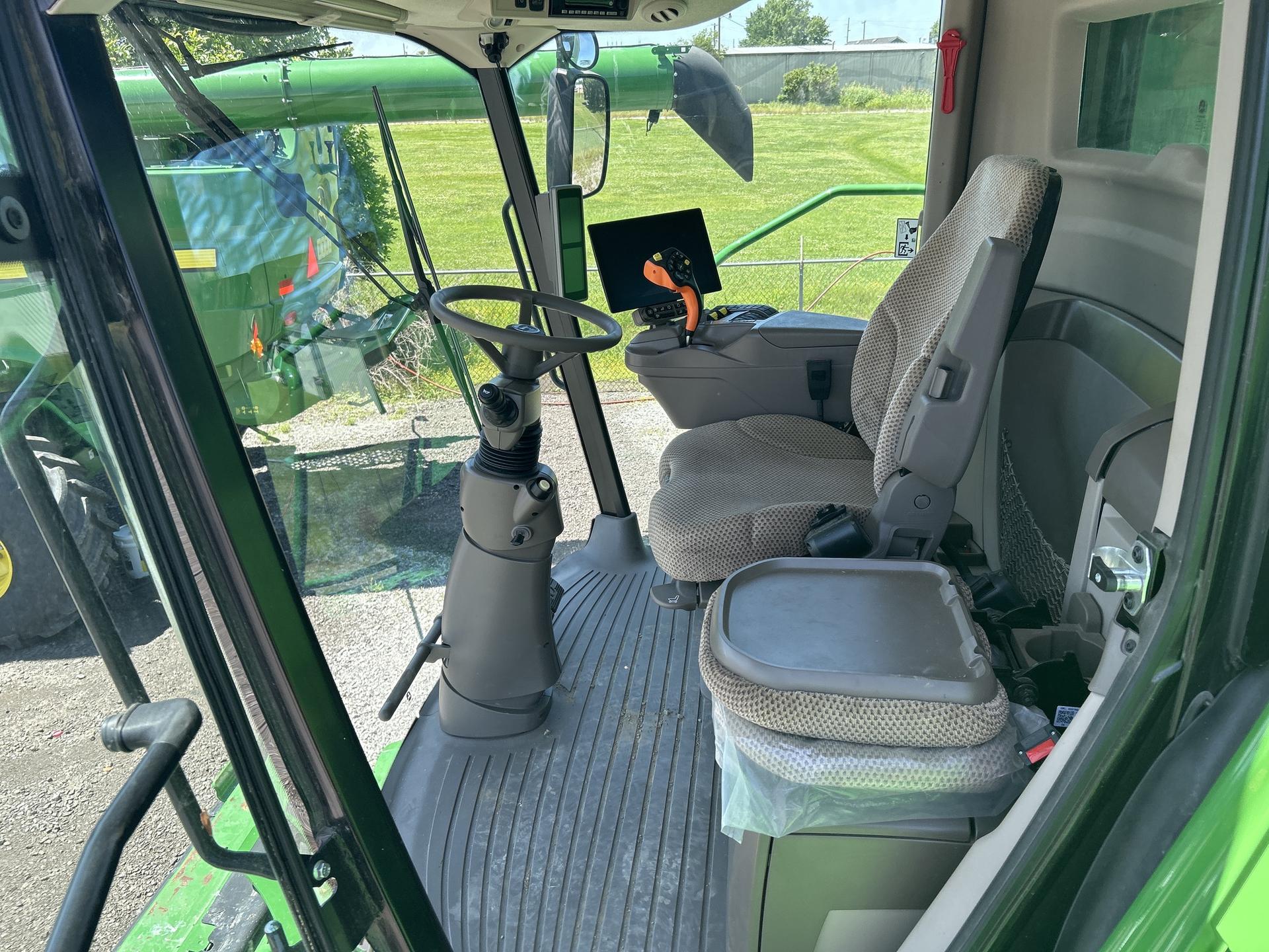 2024 John Deere S780 Image