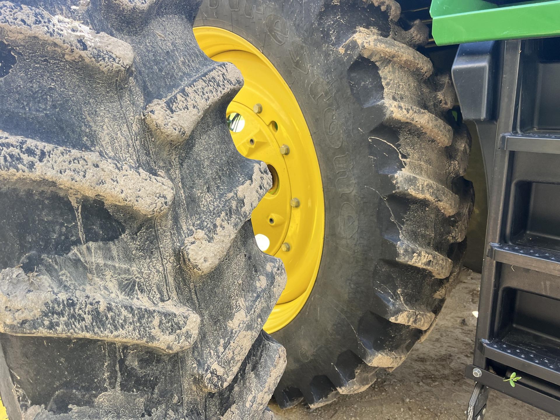 2021 John Deere 8R 310 Image