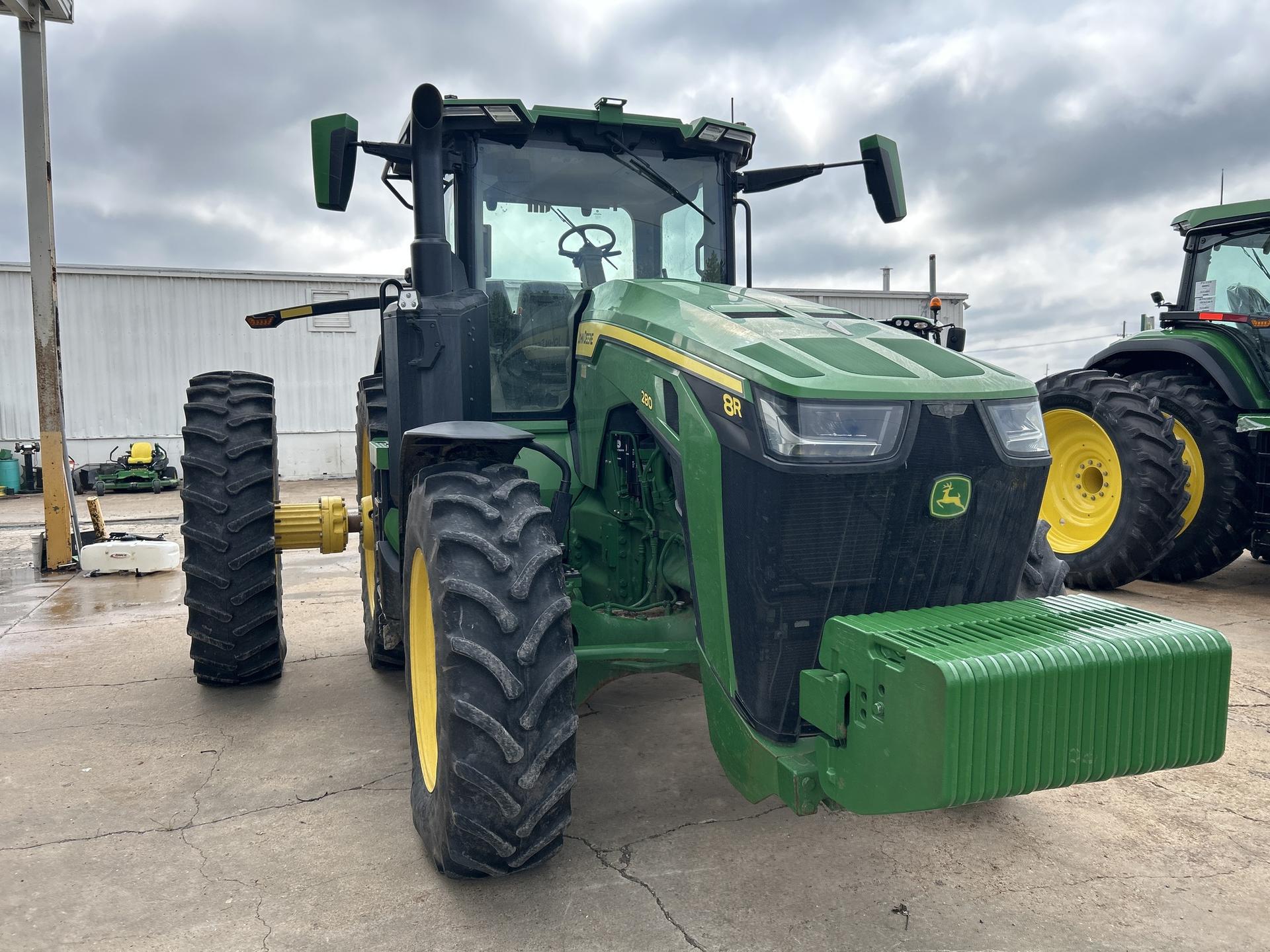 2023 John Deere 8R 280 Image