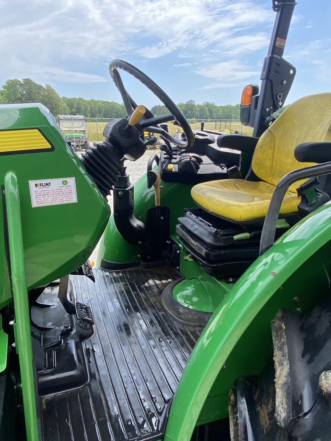 2020 John Deere 5075M Image