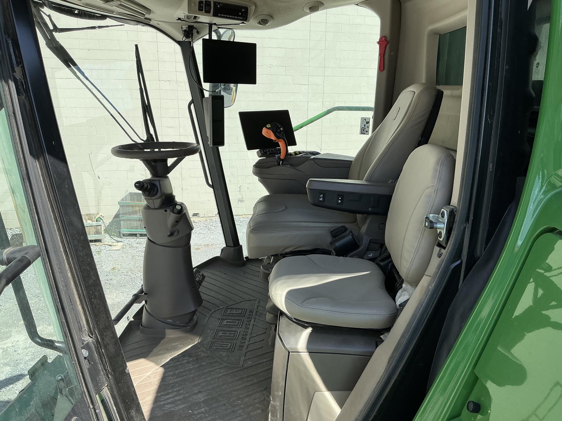 2024 John Deere S780 Image
