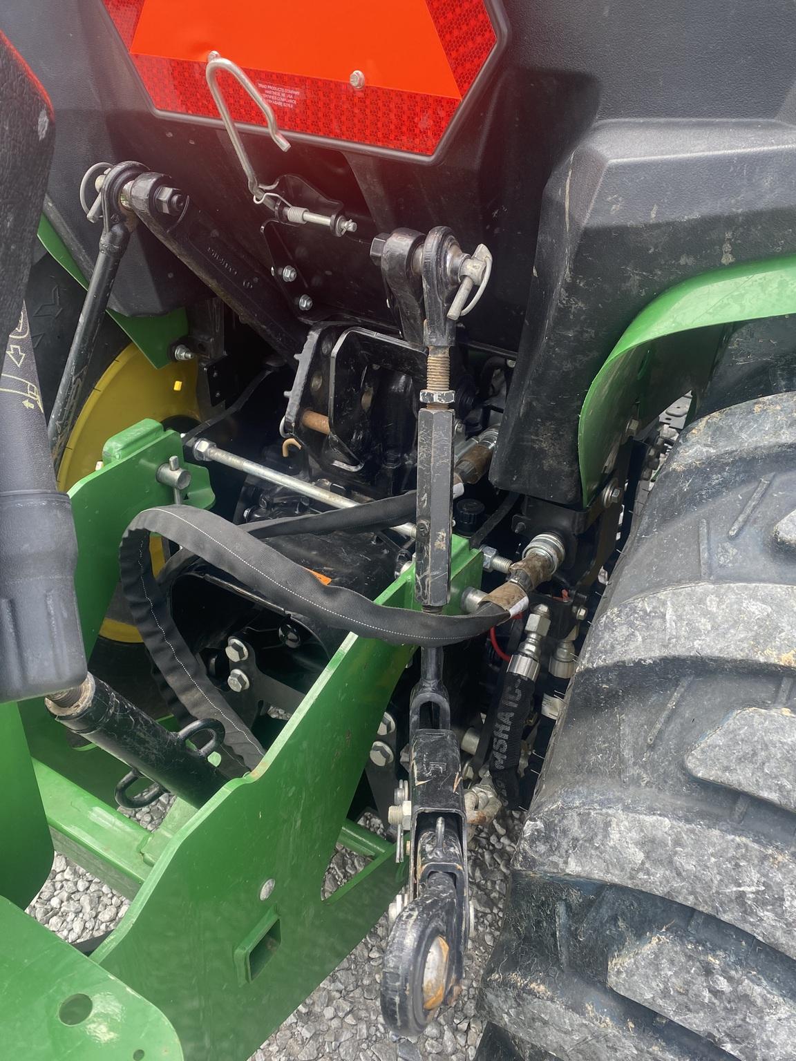 2022 John Deere 3032E Image