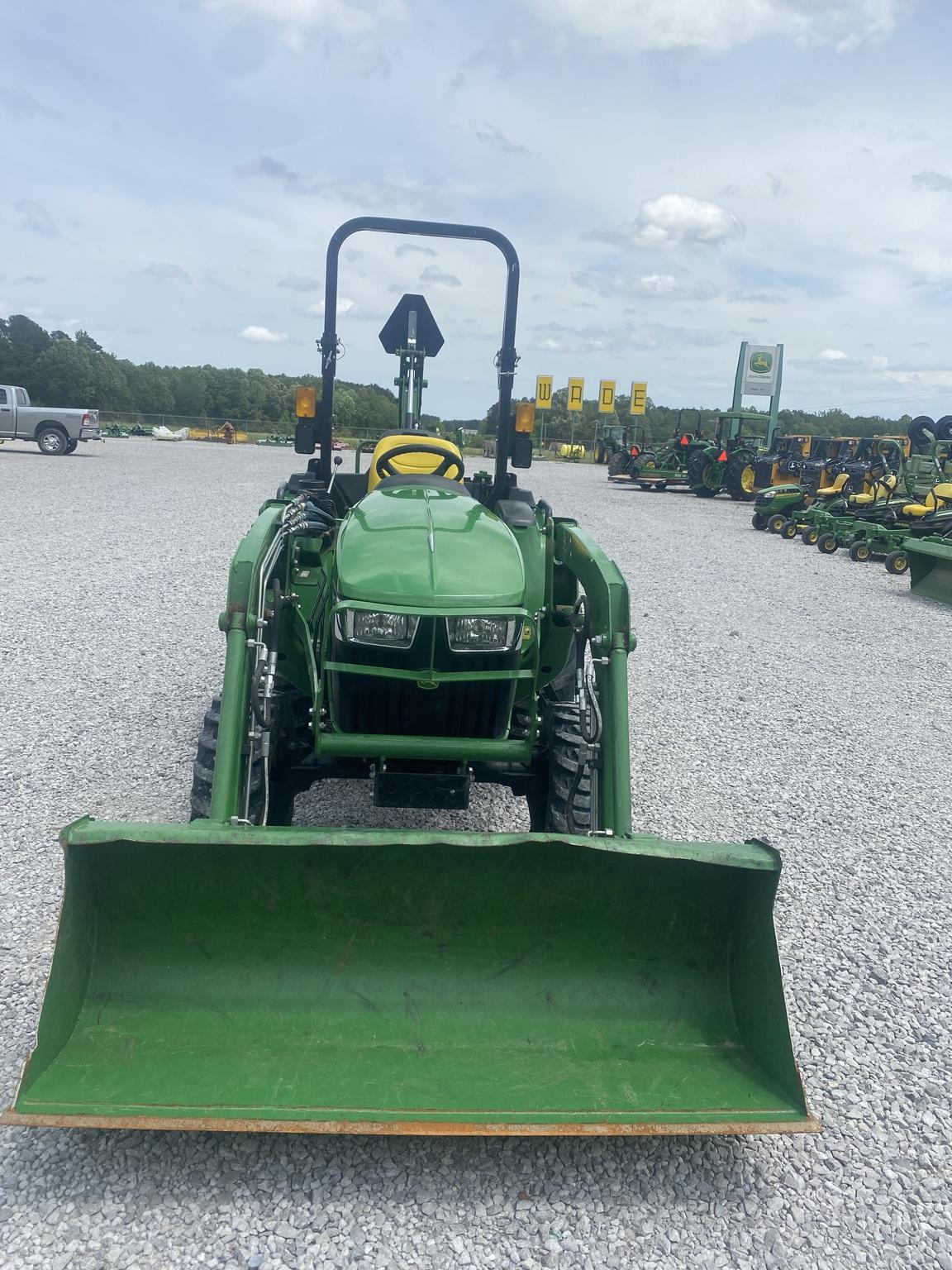2022 John Deere 3032E Image