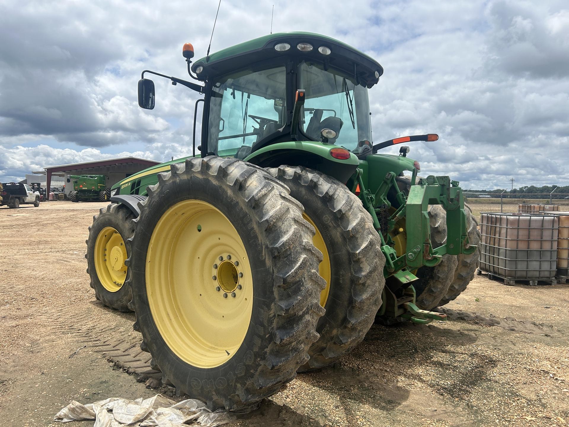 2012 John Deere 8335R Image