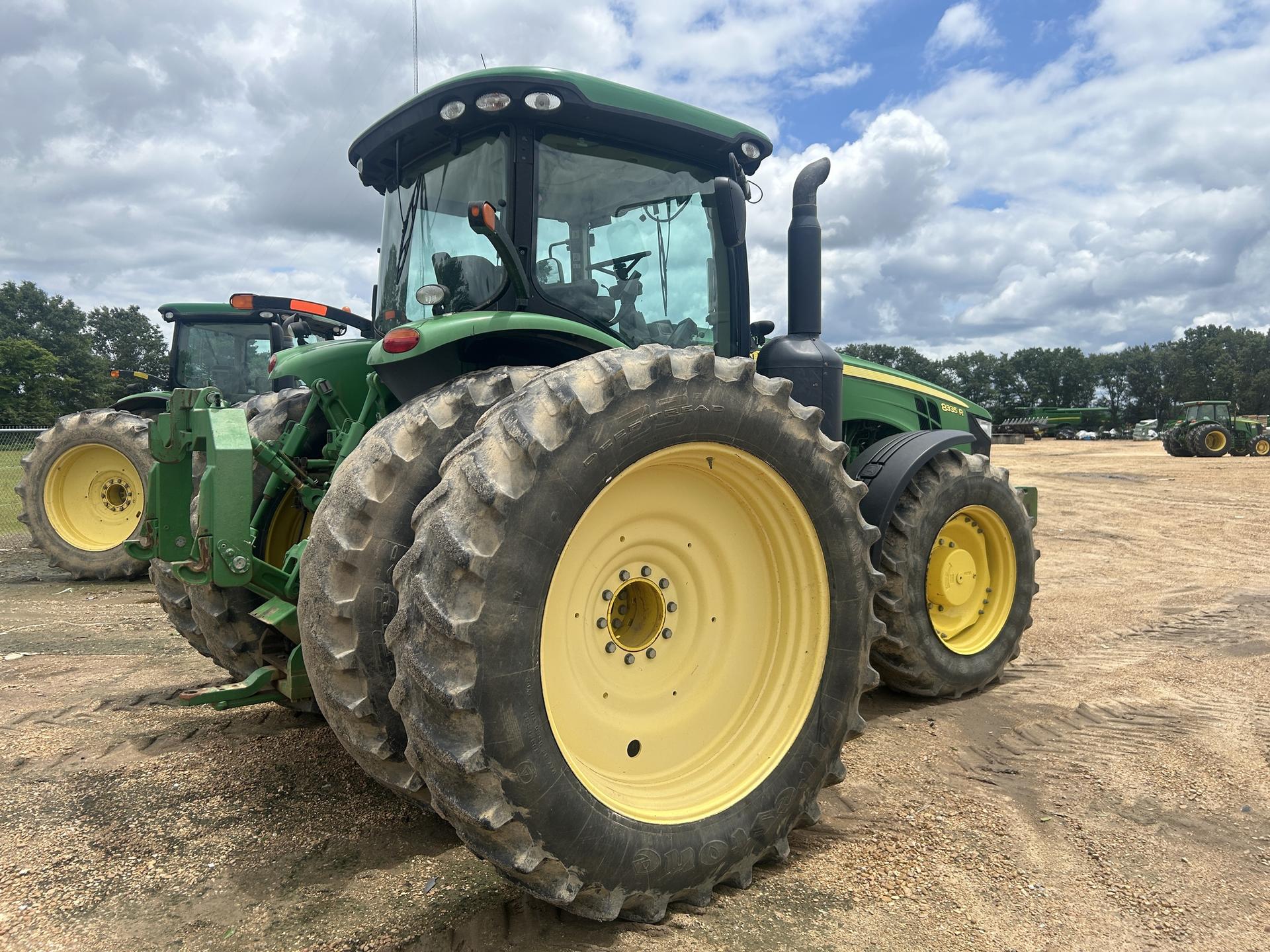 2012 John Deere 8335R Image