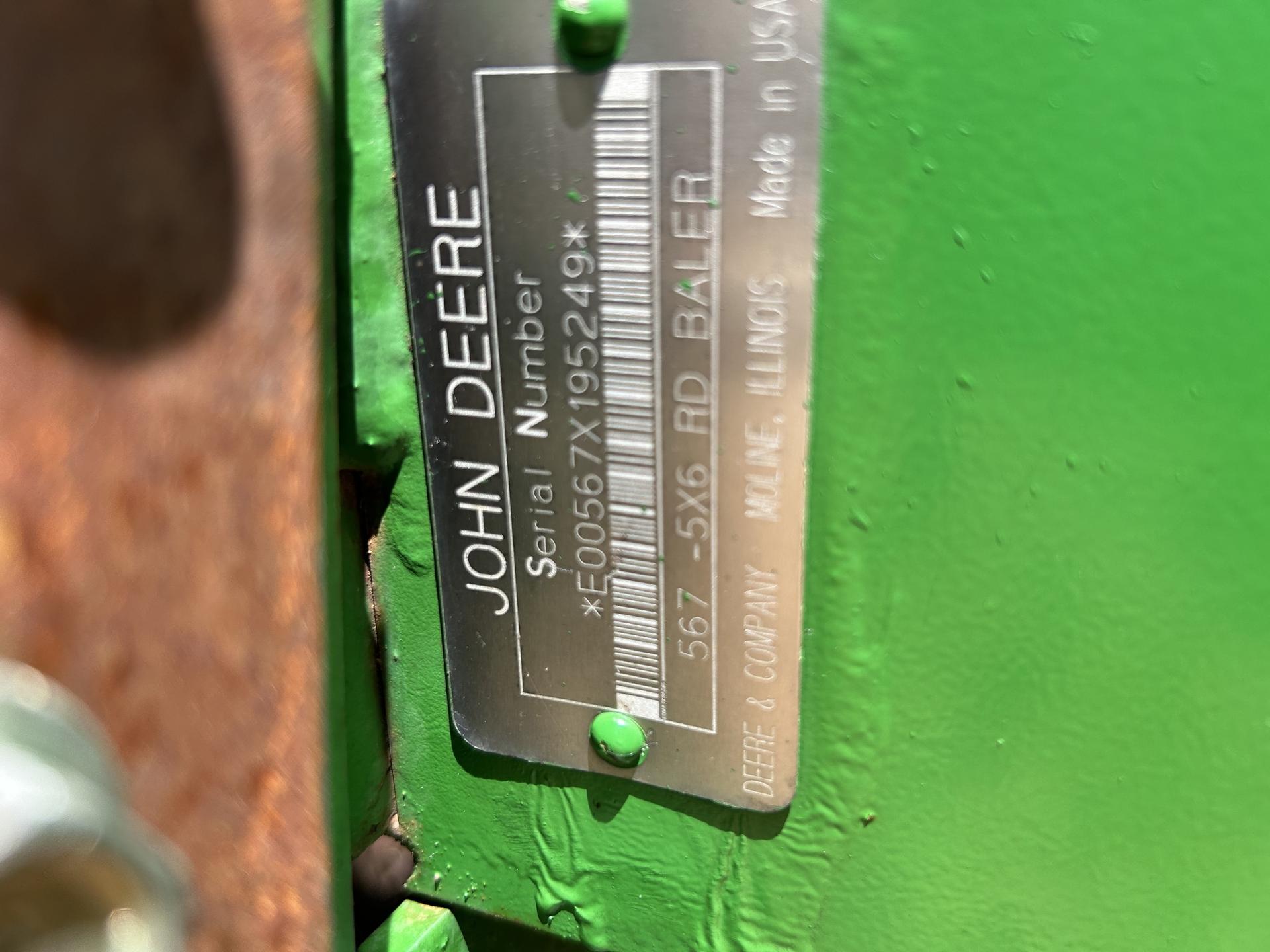 2002 John Deere 567 Image