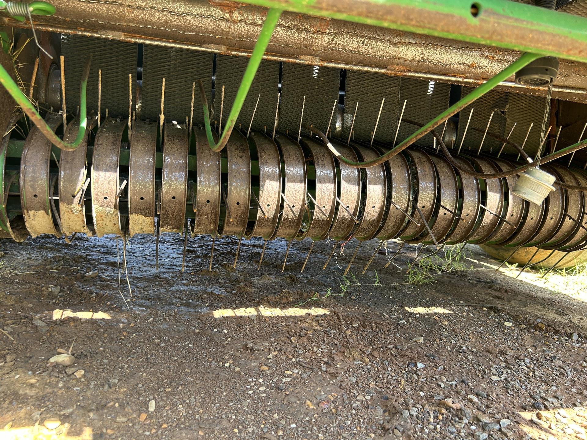 2002 John Deere 567 Image