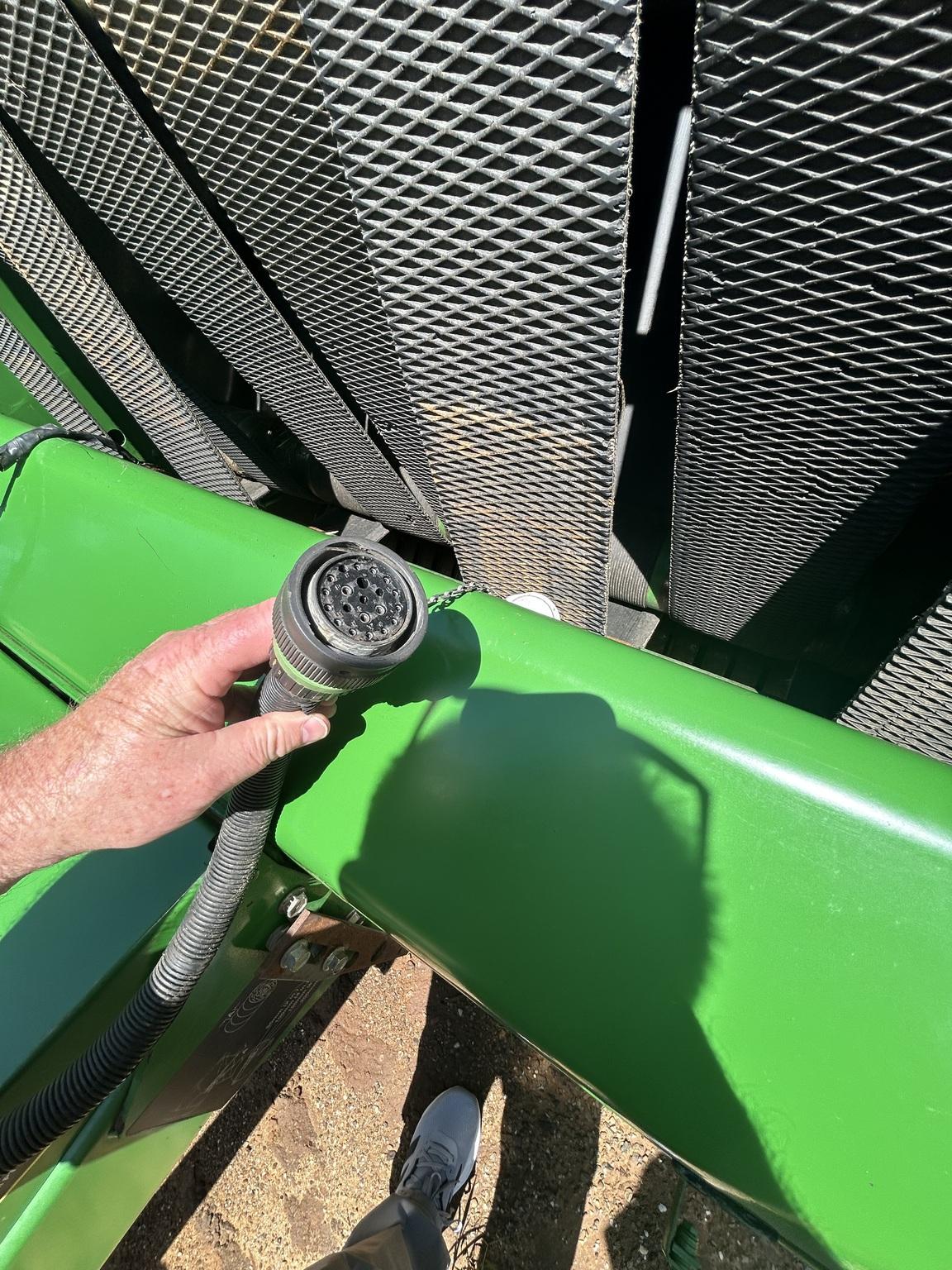 2002 John Deere 567 Image