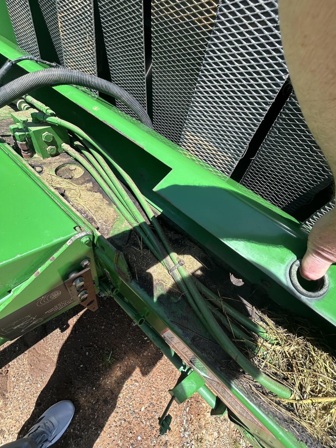 2002 John Deere 567 Image