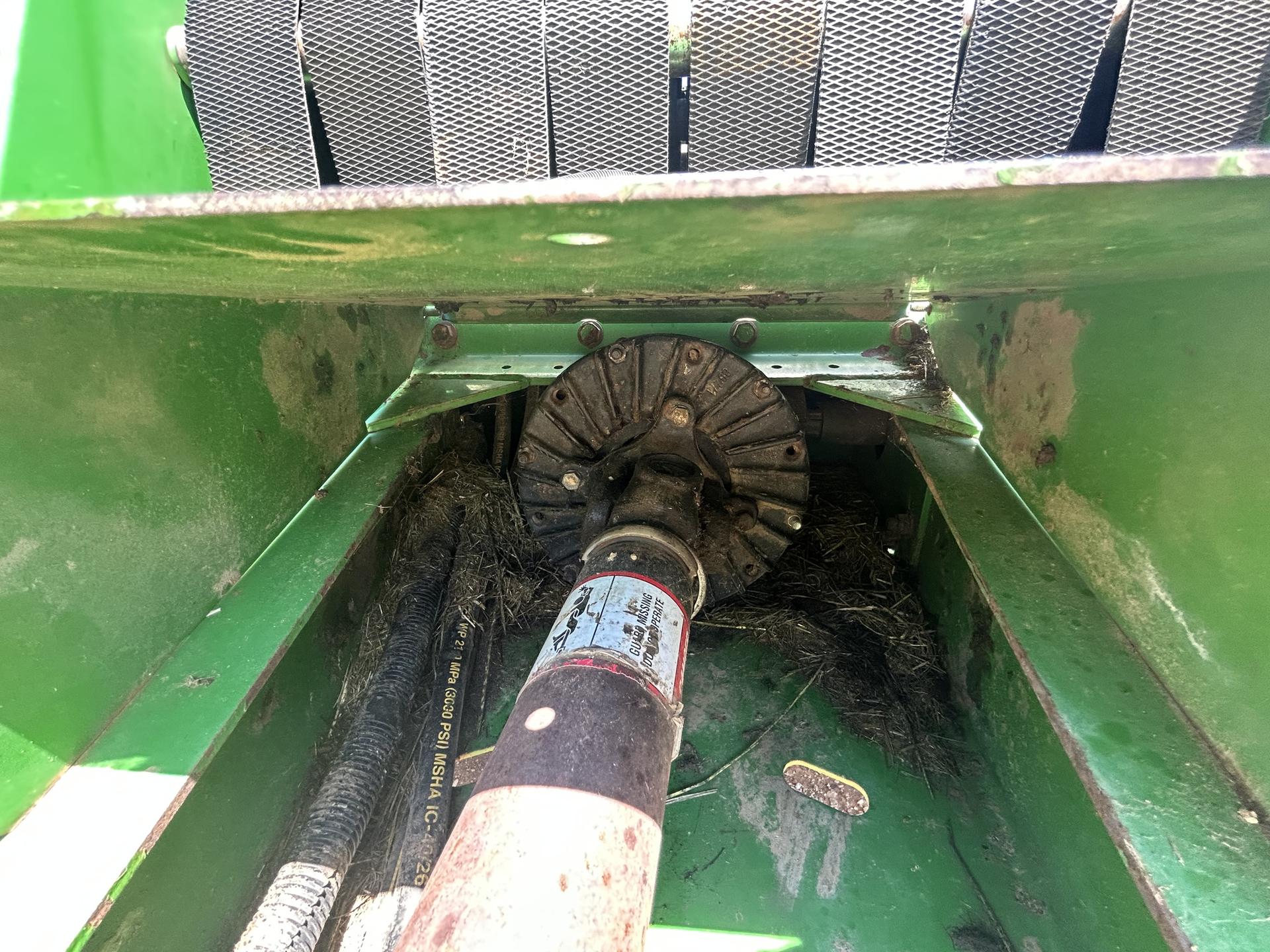 2002 John Deere 567 Image