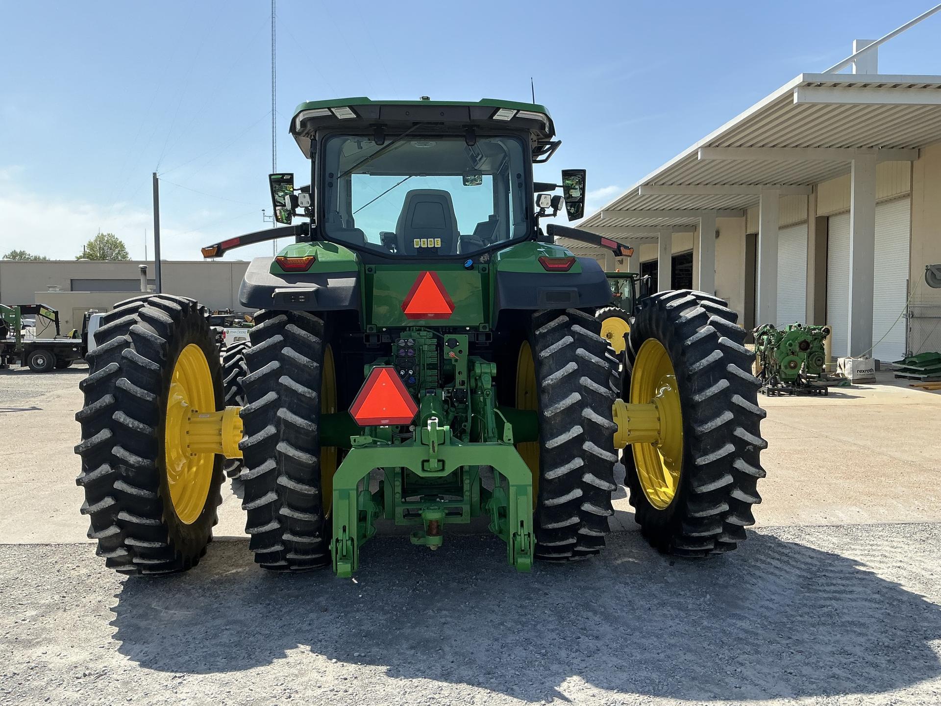 2024 John Deere 8R 340 Image