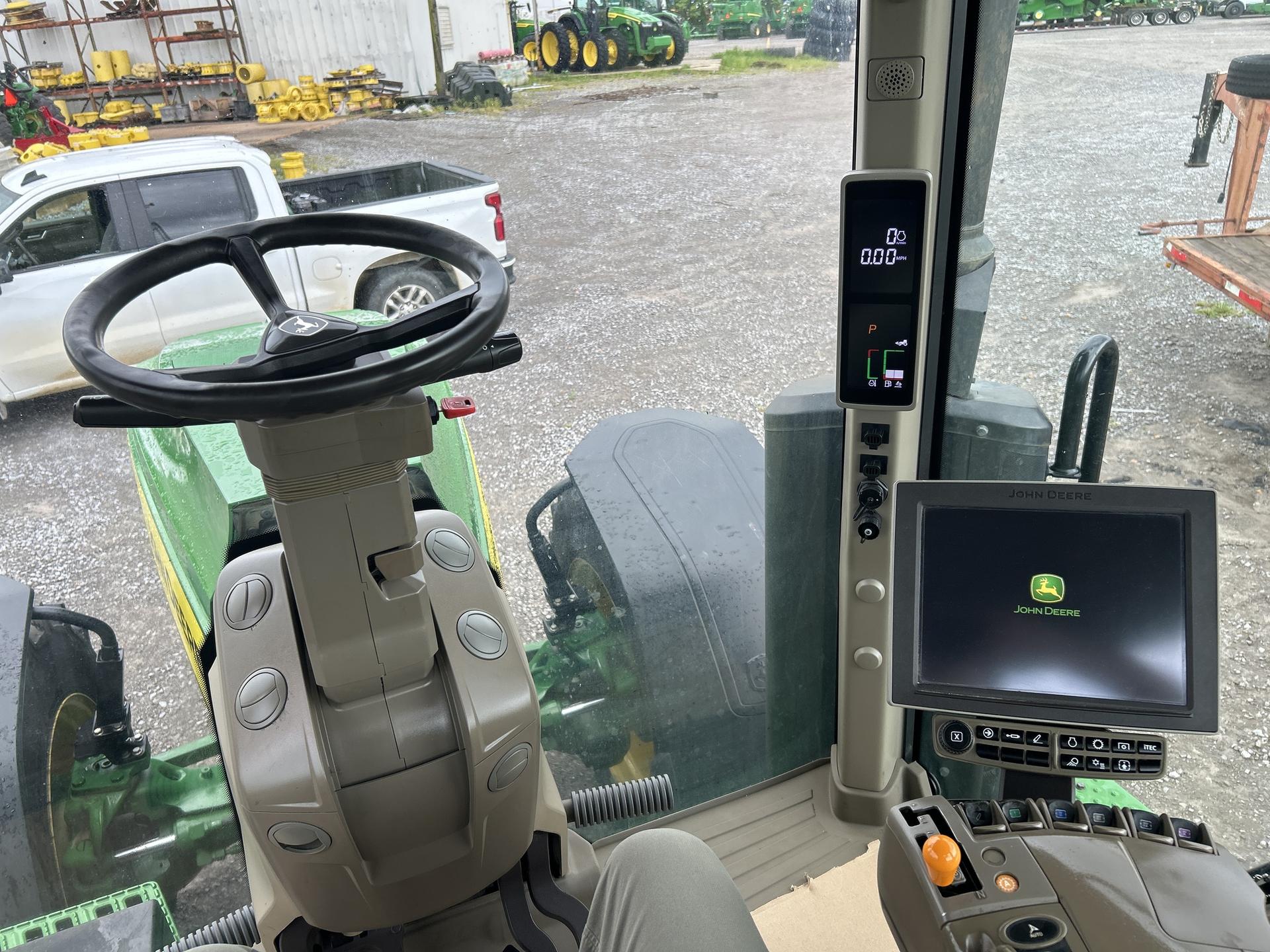2023 John Deere 8R 280 Image