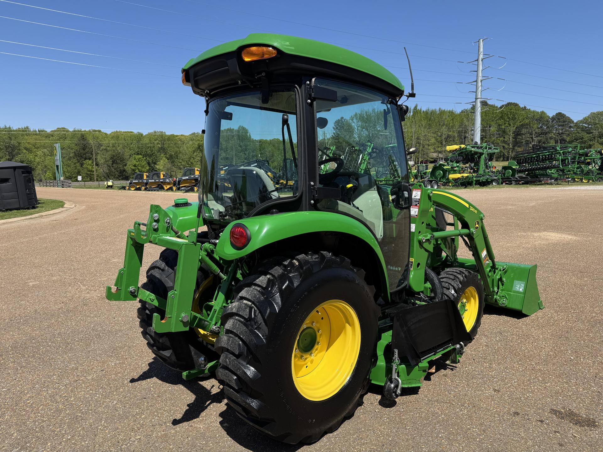 2021 John Deere 3033R Image