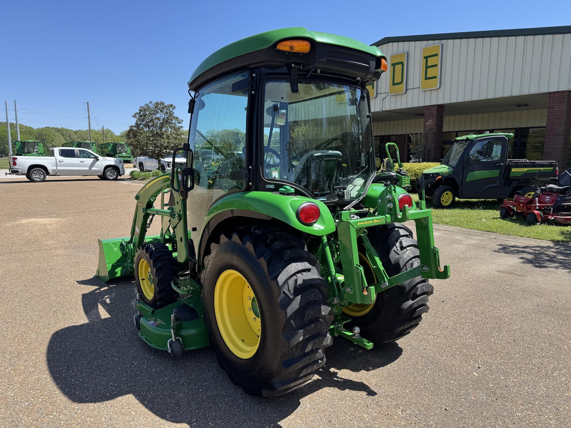 2021 John Deere 3033R Image