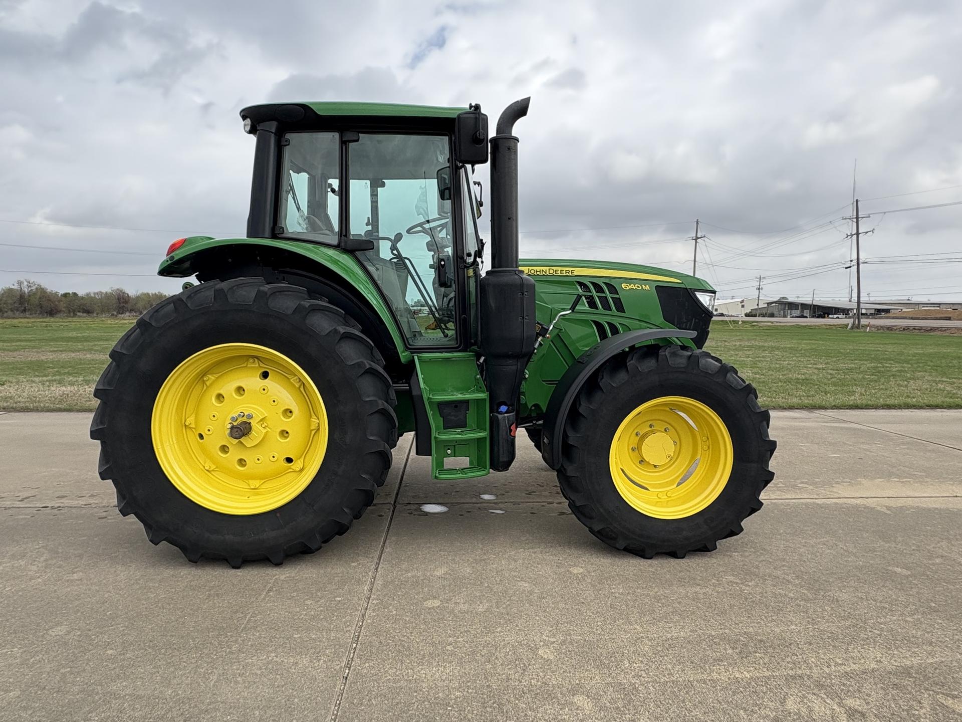 2023 John Deere 6140M Image