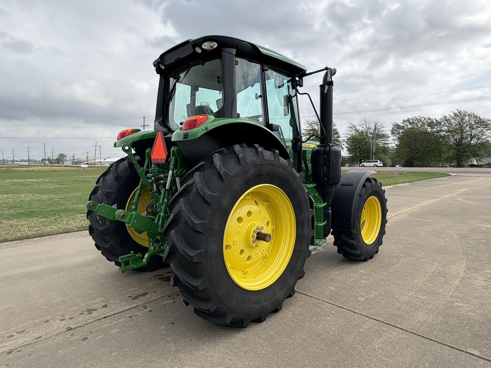 2023 John Deere 6140M Image