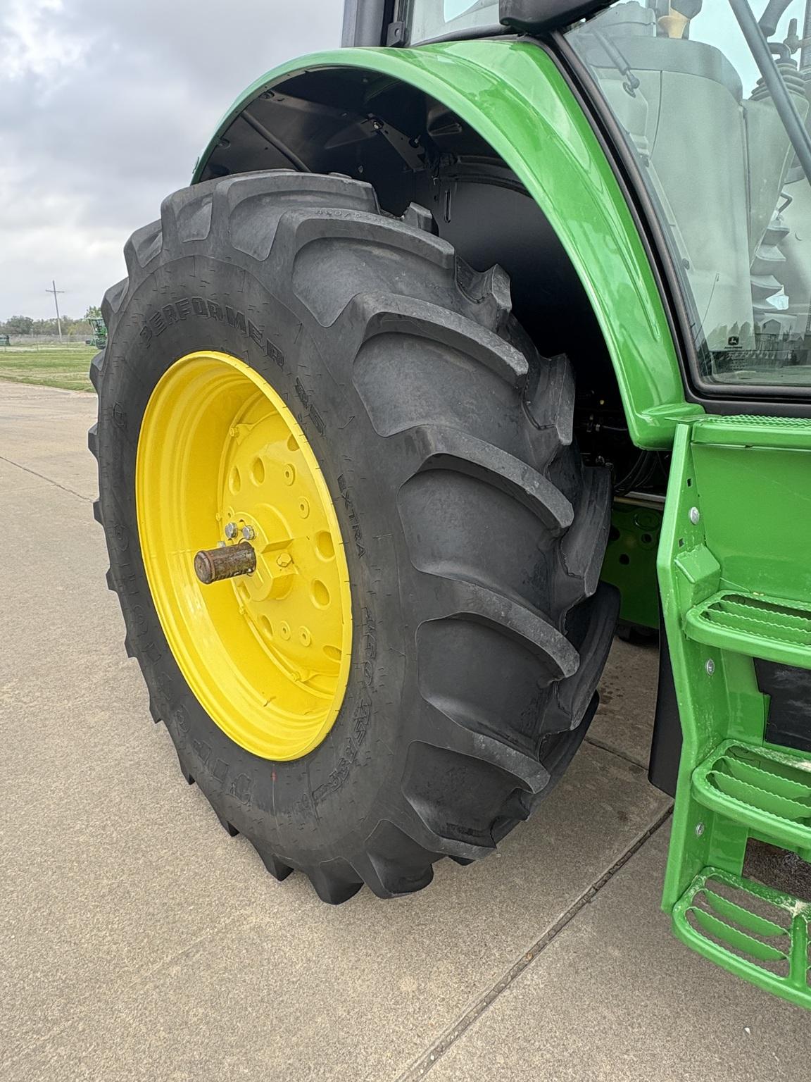 2023 John Deere 6140M Image