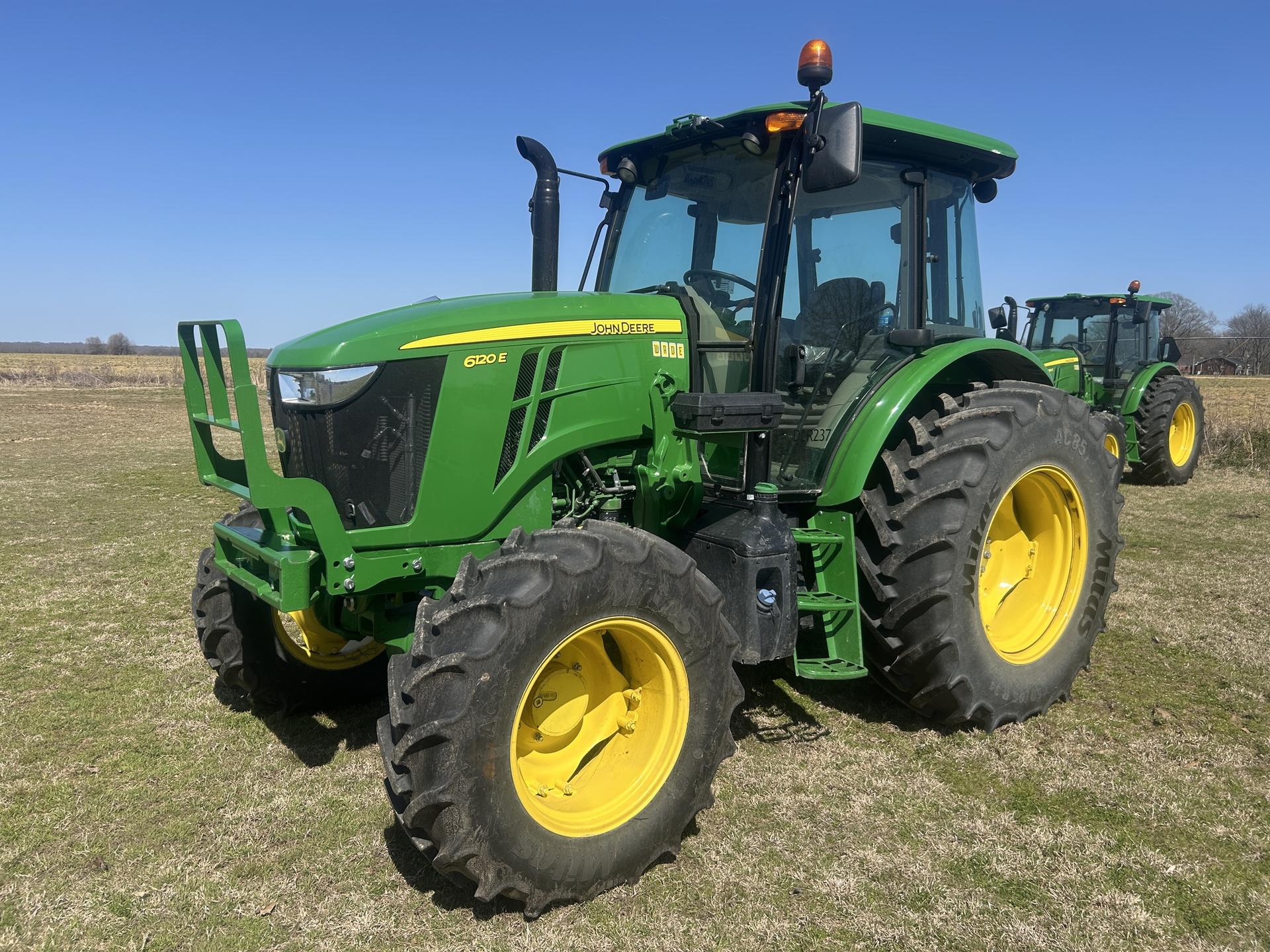 2023 John Deere 6120E Image