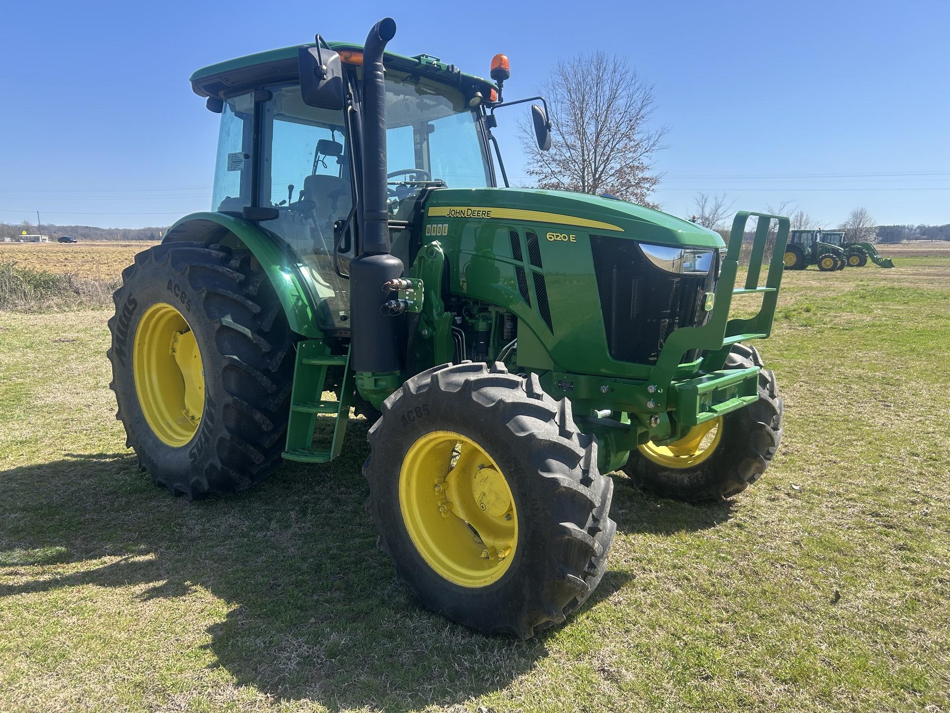 2023 John Deere 6120E Image
