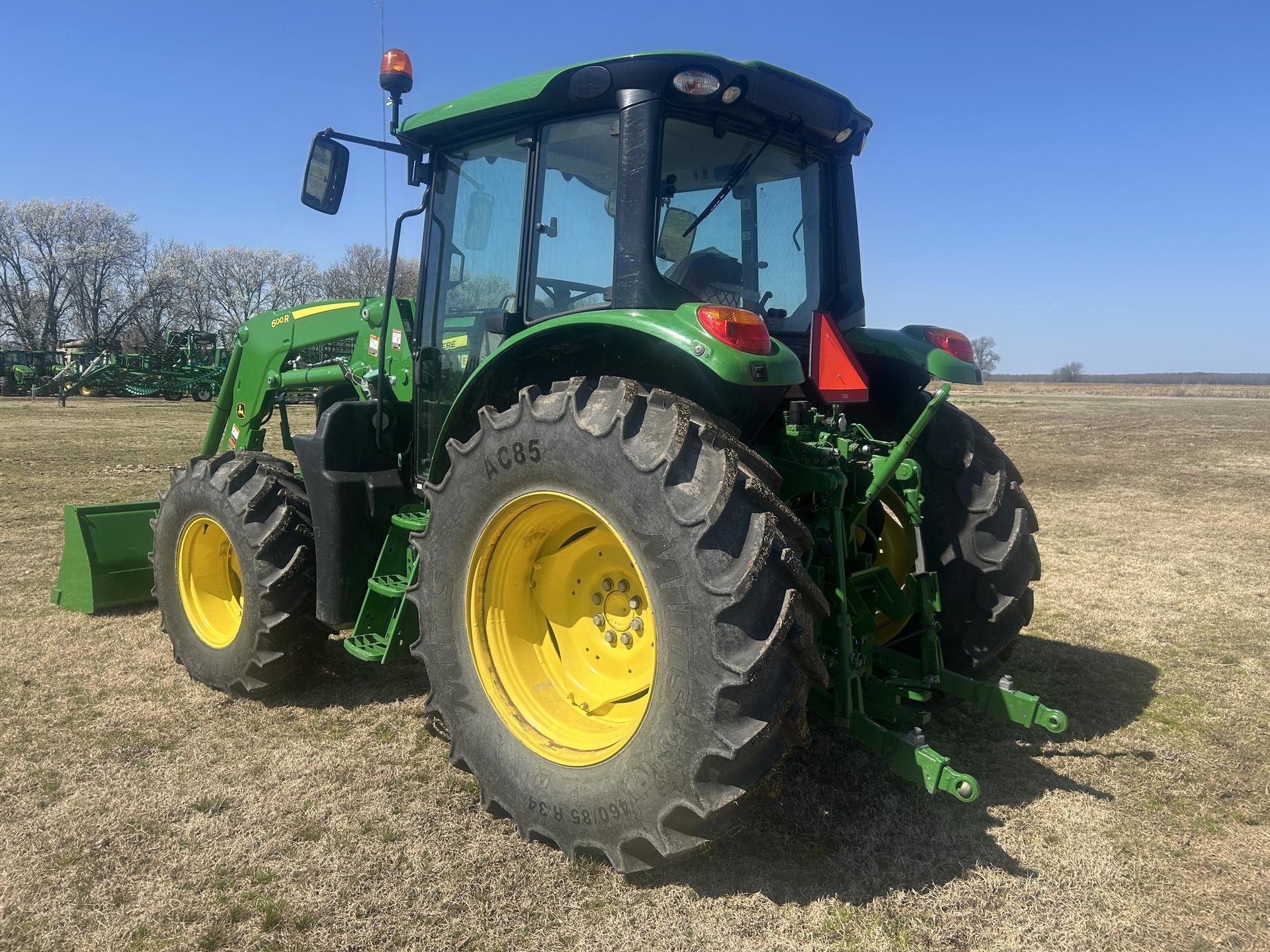 2023 John Deere 6120M Image