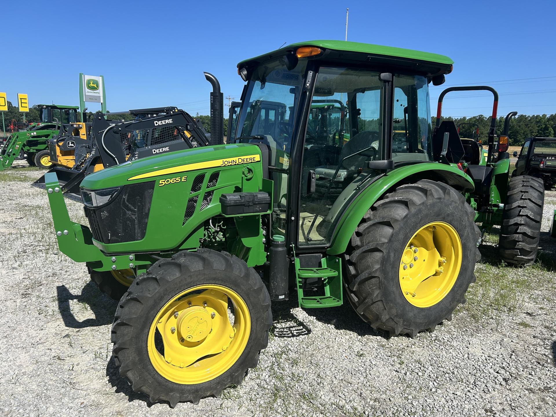 2021 John Deere 5065E Image