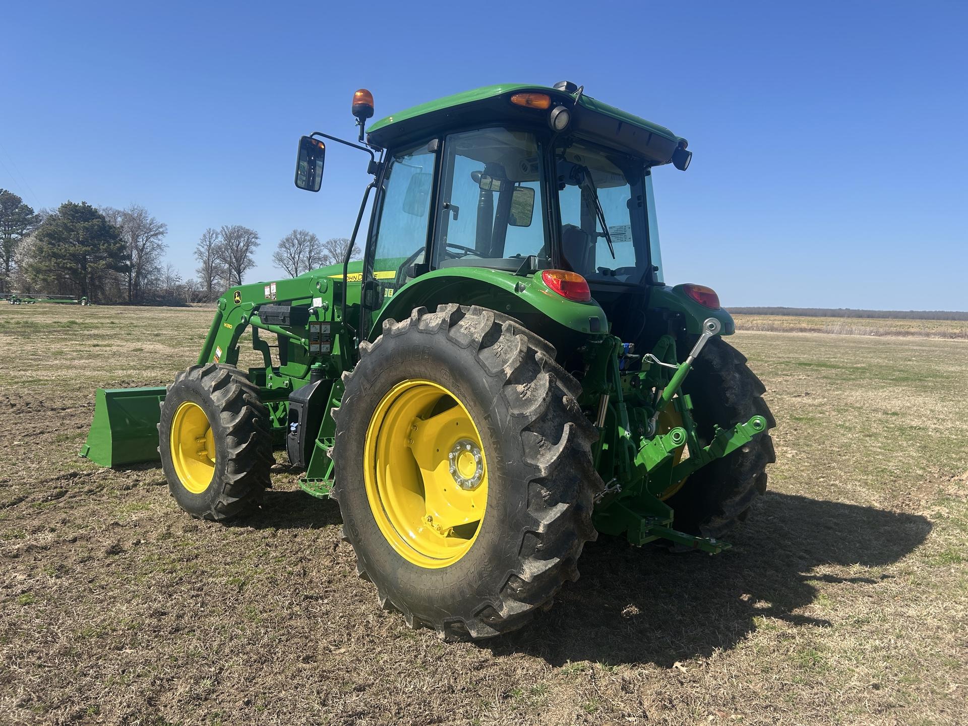 2023 John Deere 6120E Image
