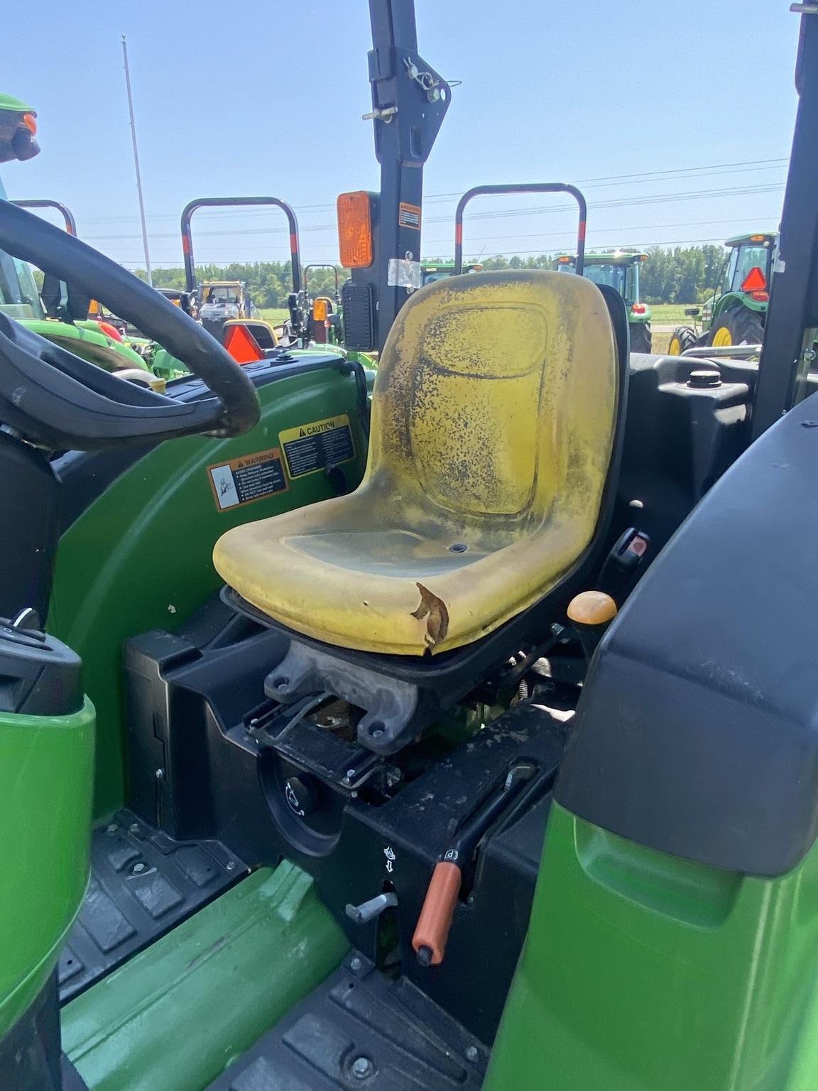 2015 John Deere 4044M Image