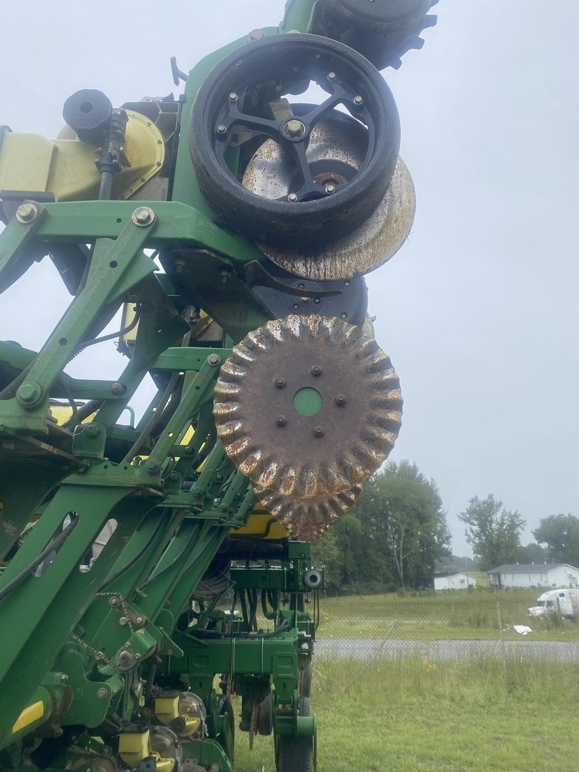 2010 John Deere 1790 Image