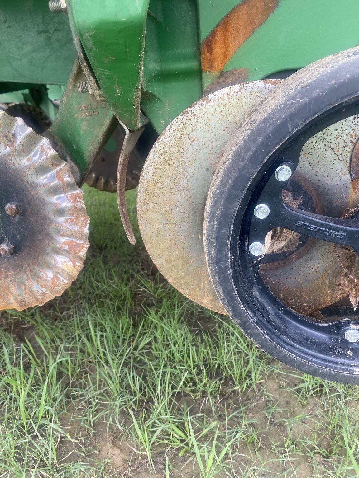 2010 John Deere 1790 Image