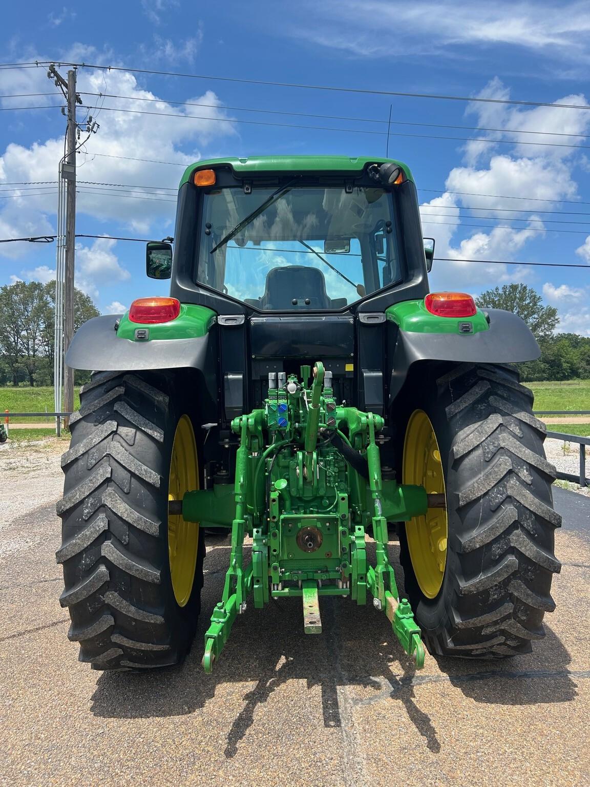 2015 John Deere 6150M Image