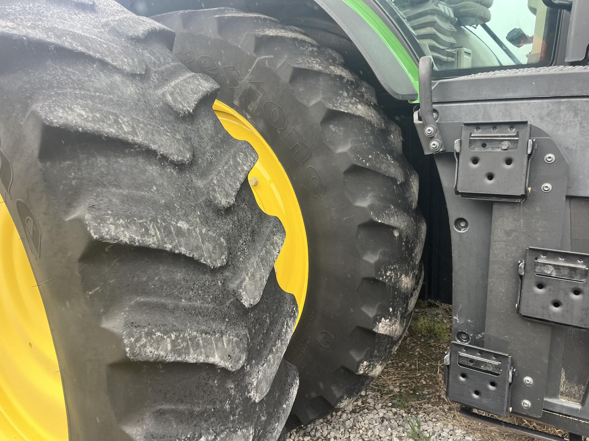 2017 John Deere 8320R Image