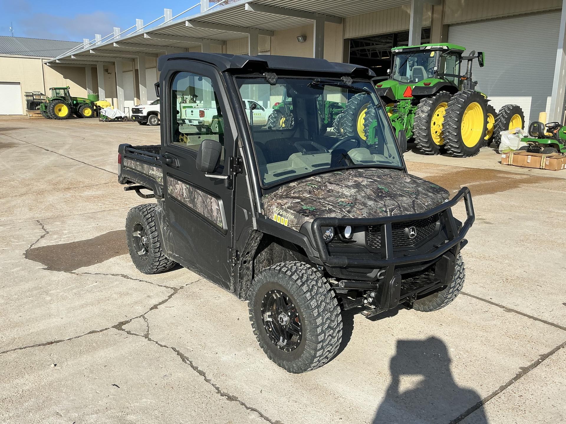 2023 John Deere XUV 835R Image