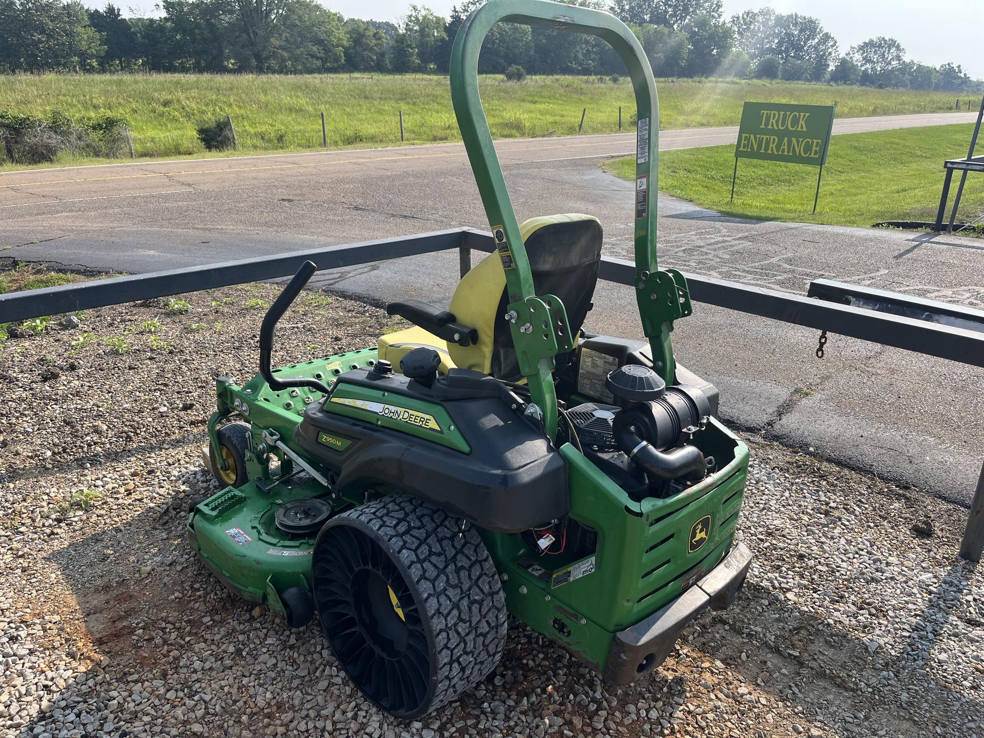 2021 John Deere Z950M Image