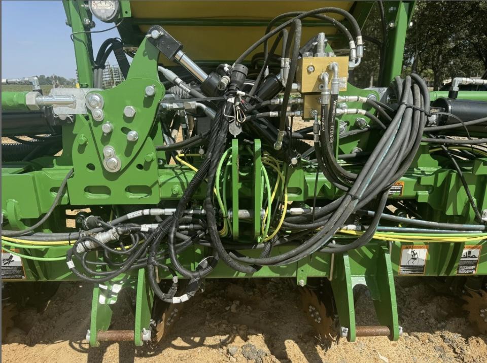 2024 John Deere 1725 CCS Image