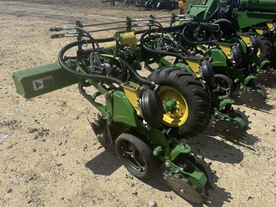 2024 John Deere 1725 CCS Image