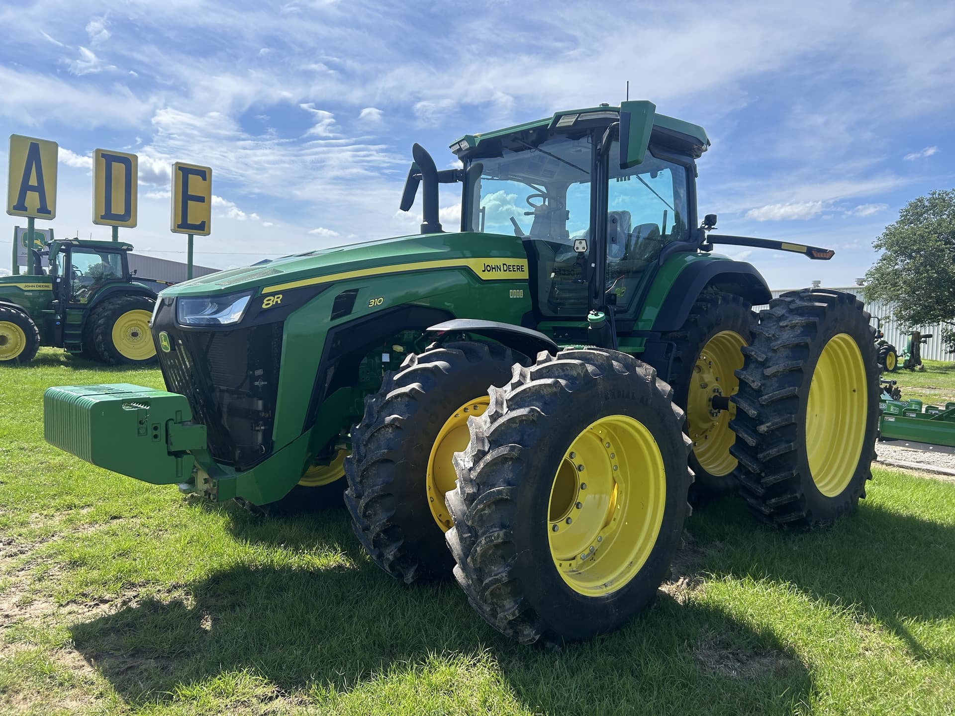 2023 John Deere 8R 310 Image