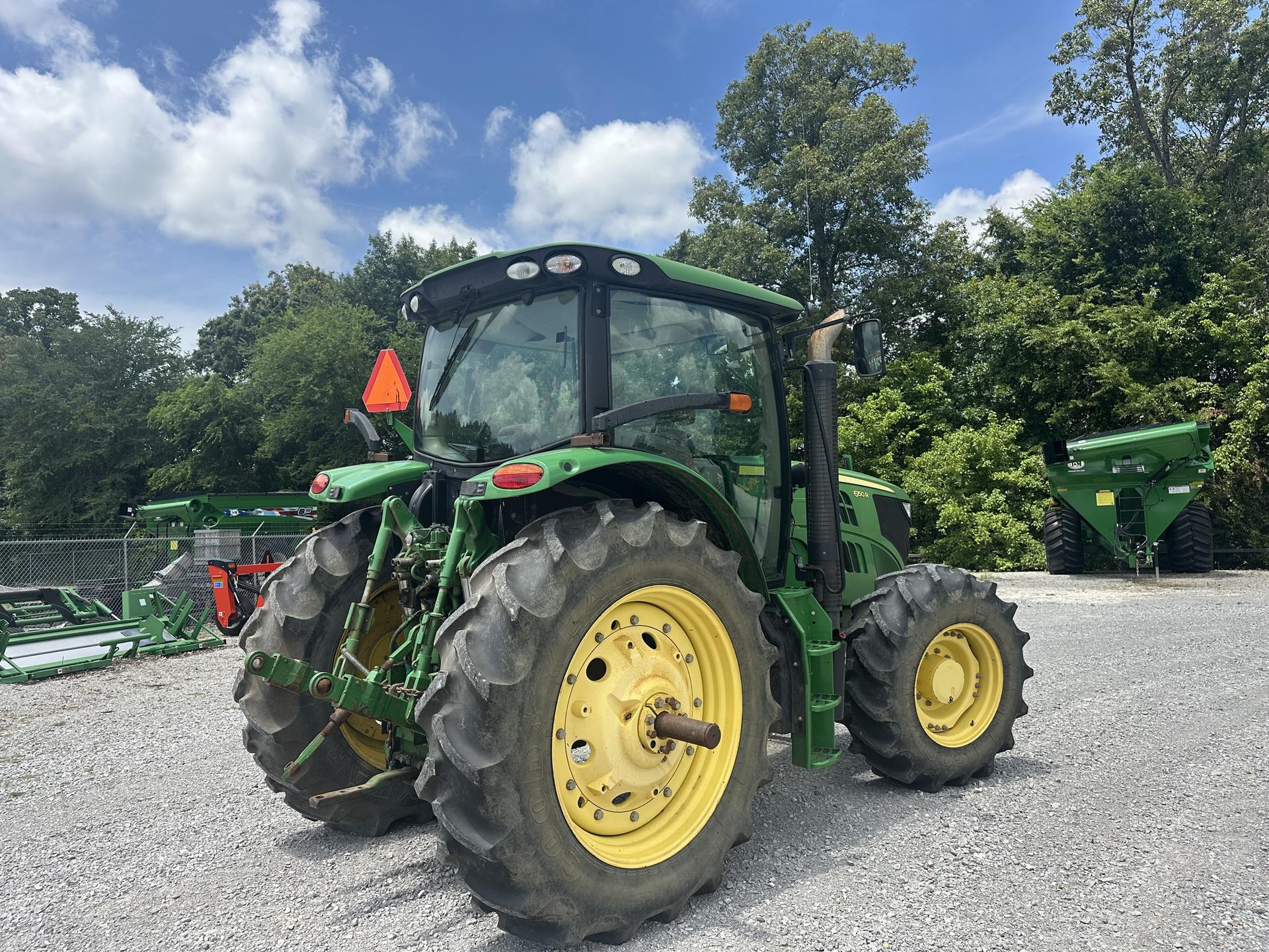 2013 John Deere 6150R Image
