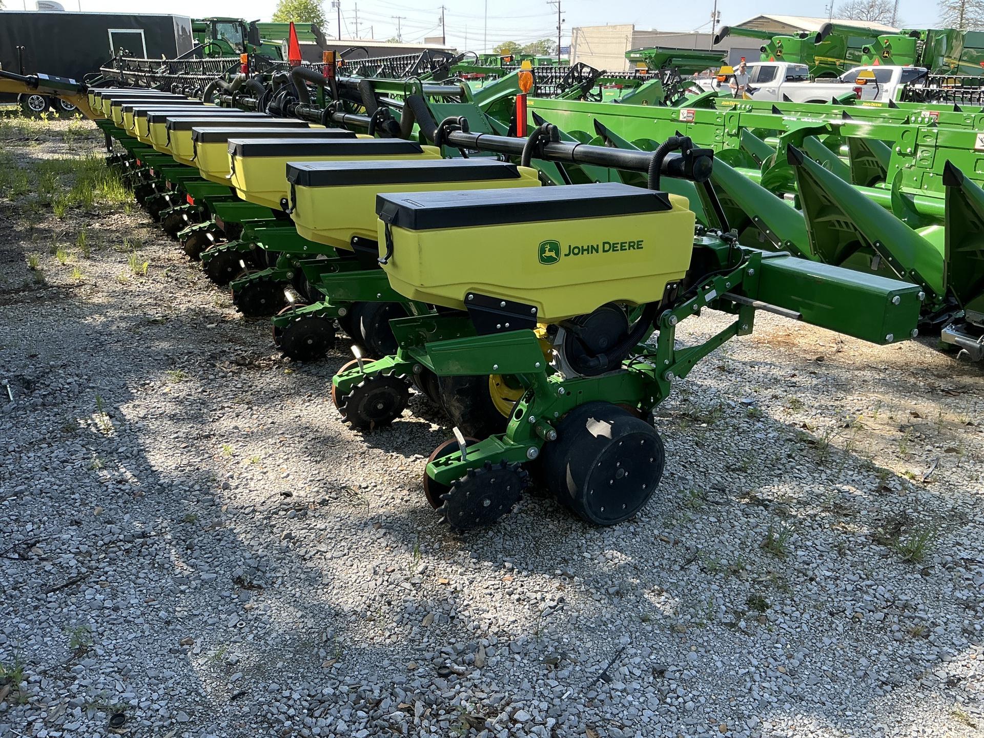 2024 John Deere 1725 Image