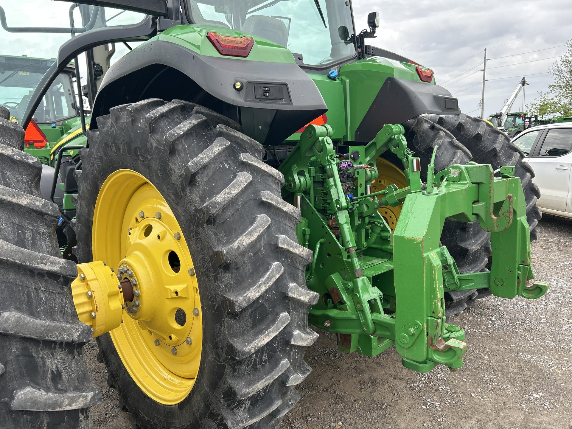 2023 John Deere 8R 280 Image