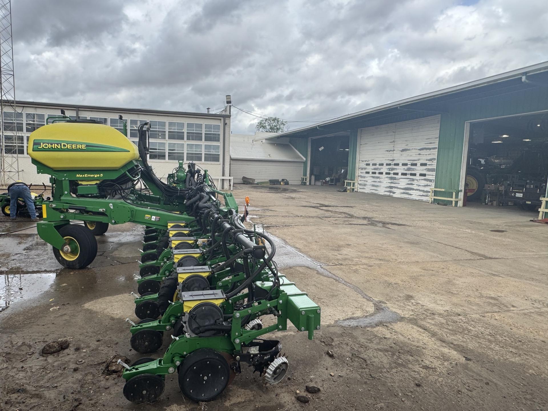 2018 John Deere 1725 CCS Image