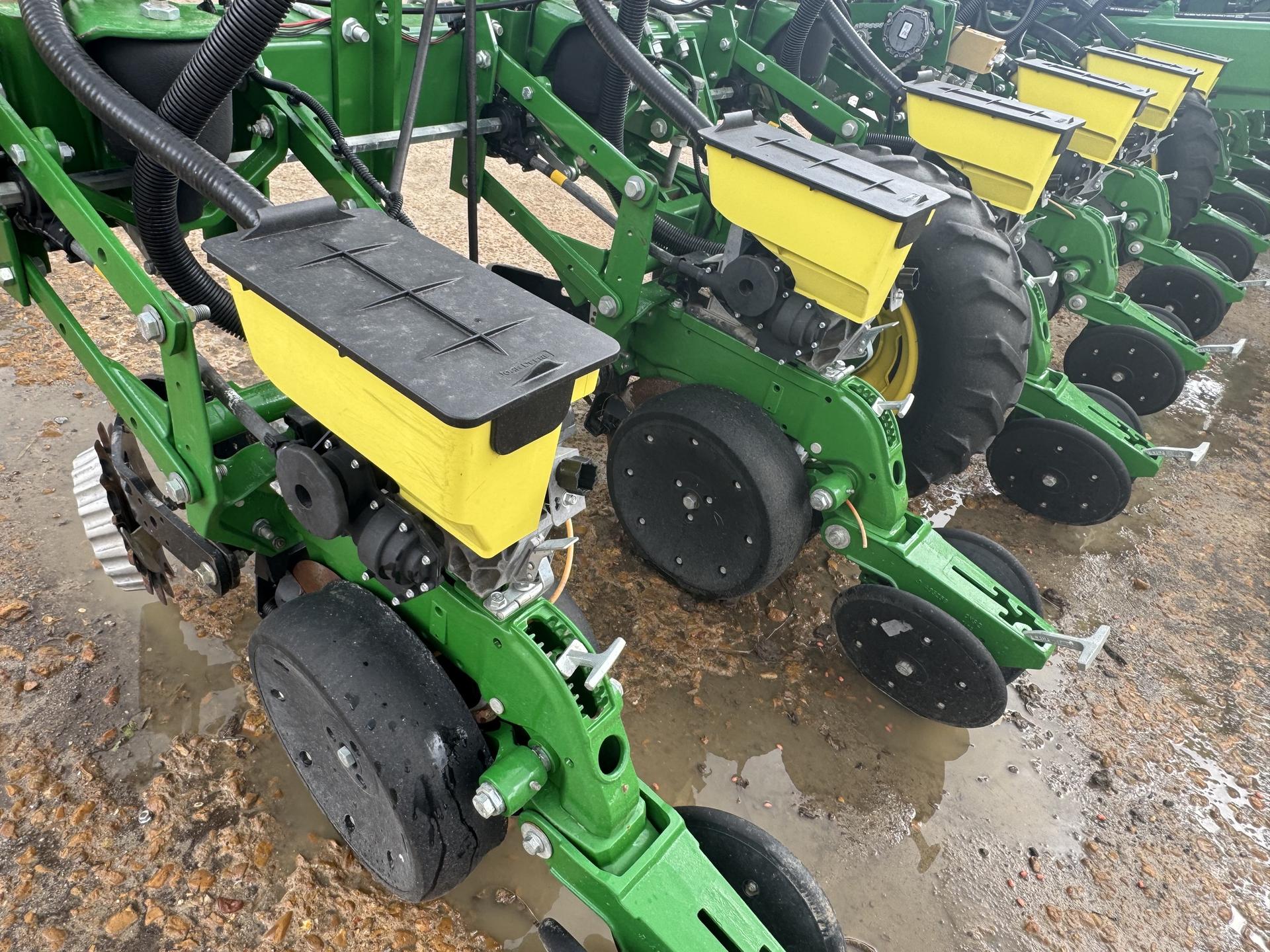 2018 John Deere 1725 CCS Image