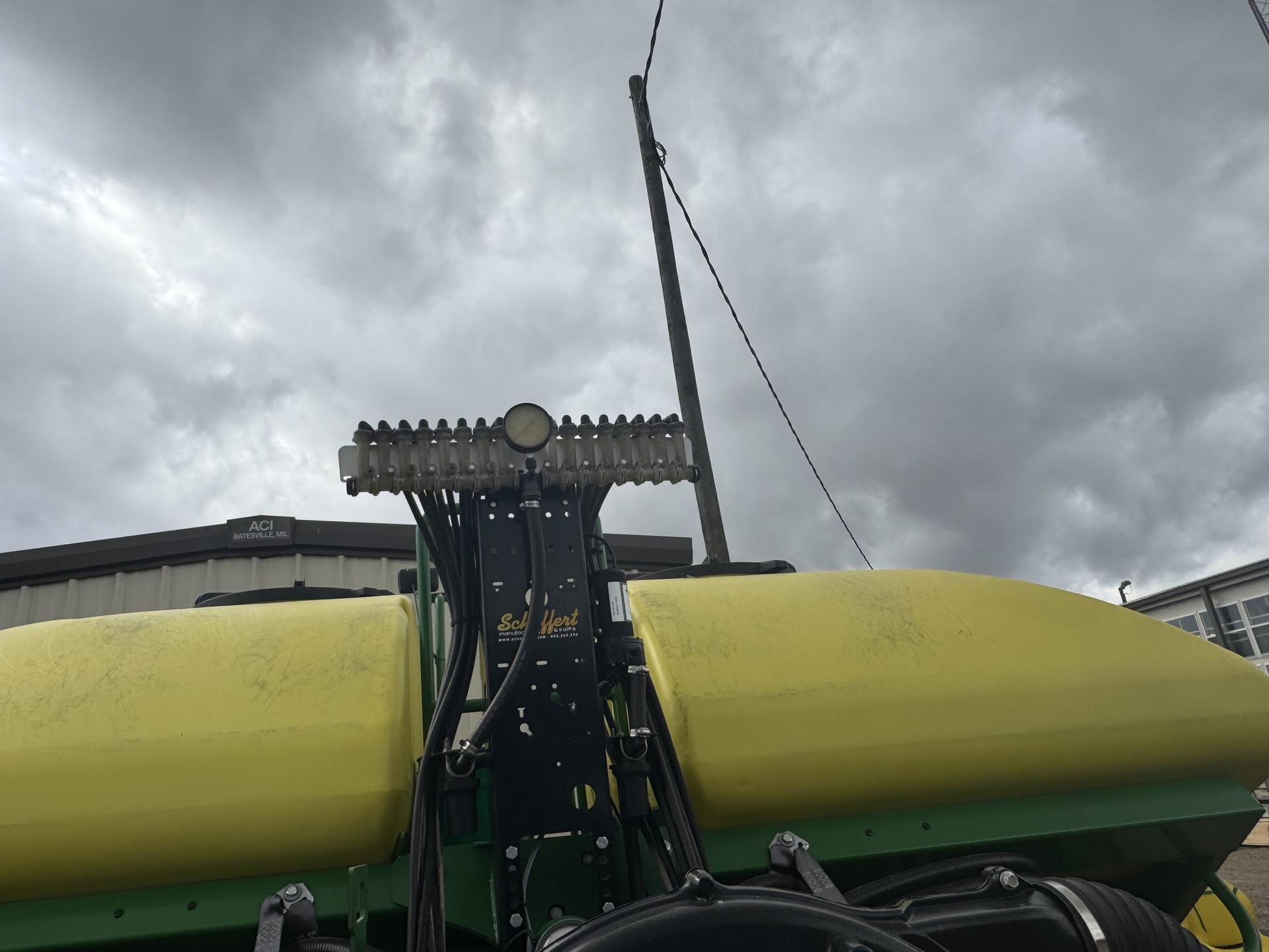 2018 John Deere 1725 CCS Image
