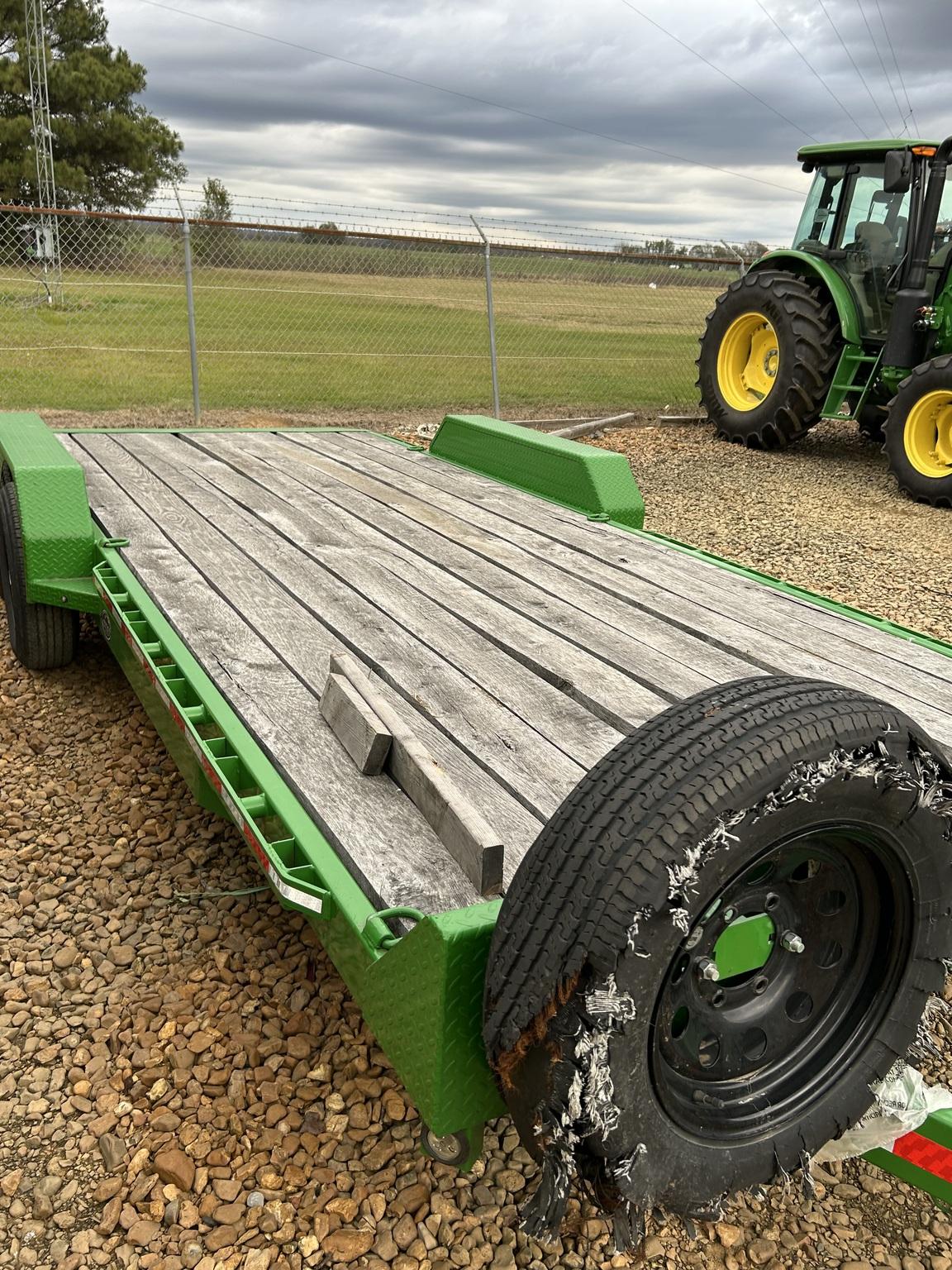 2022 John Deere 20ft Equip Trailer Image