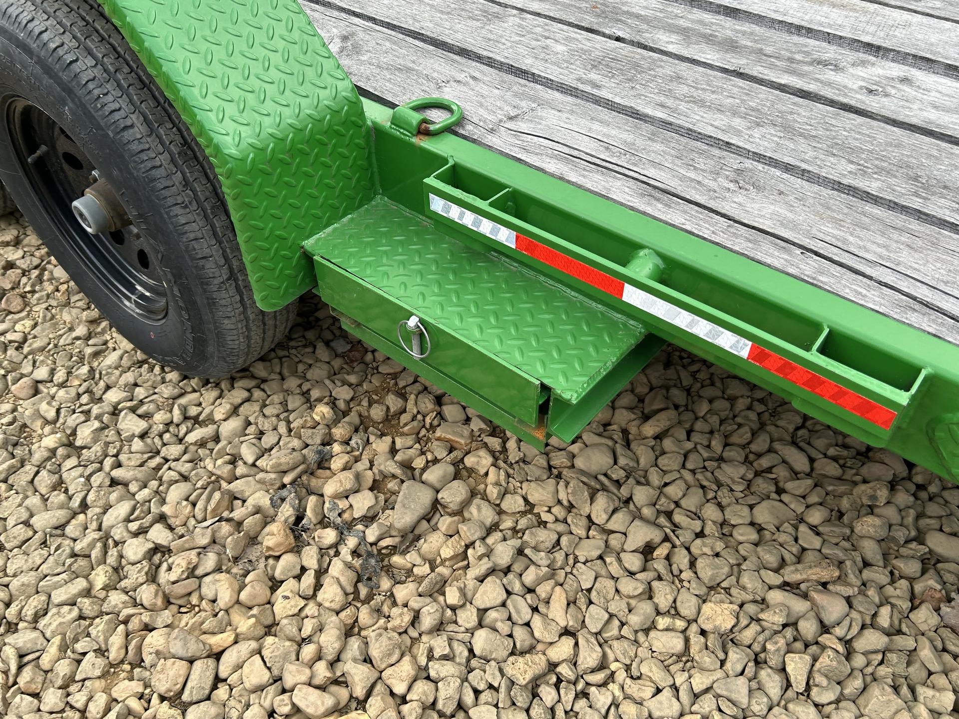 2022 John Deere 20ft Equip Trailer Image
