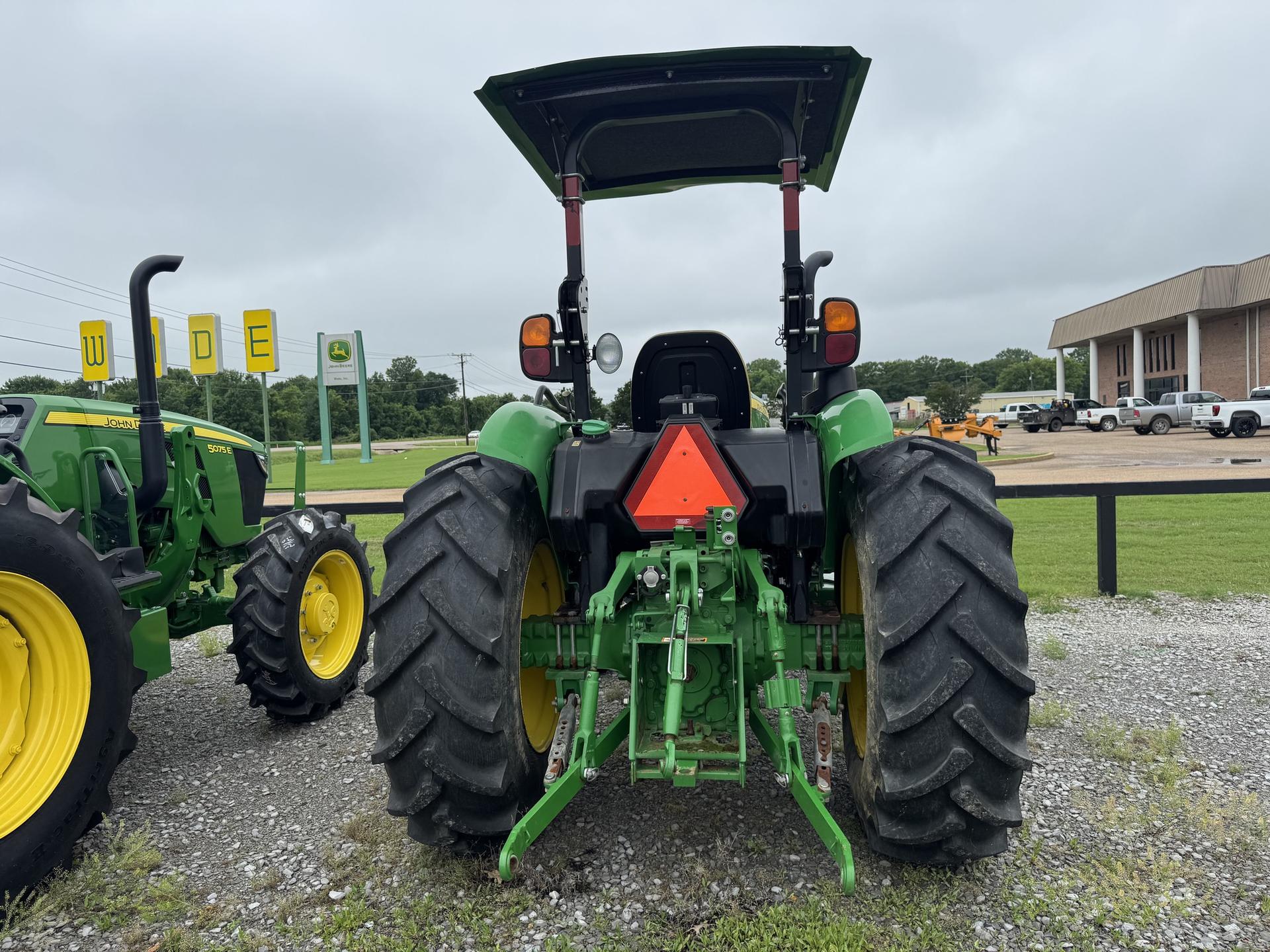 2019 John Deere 5065E Image