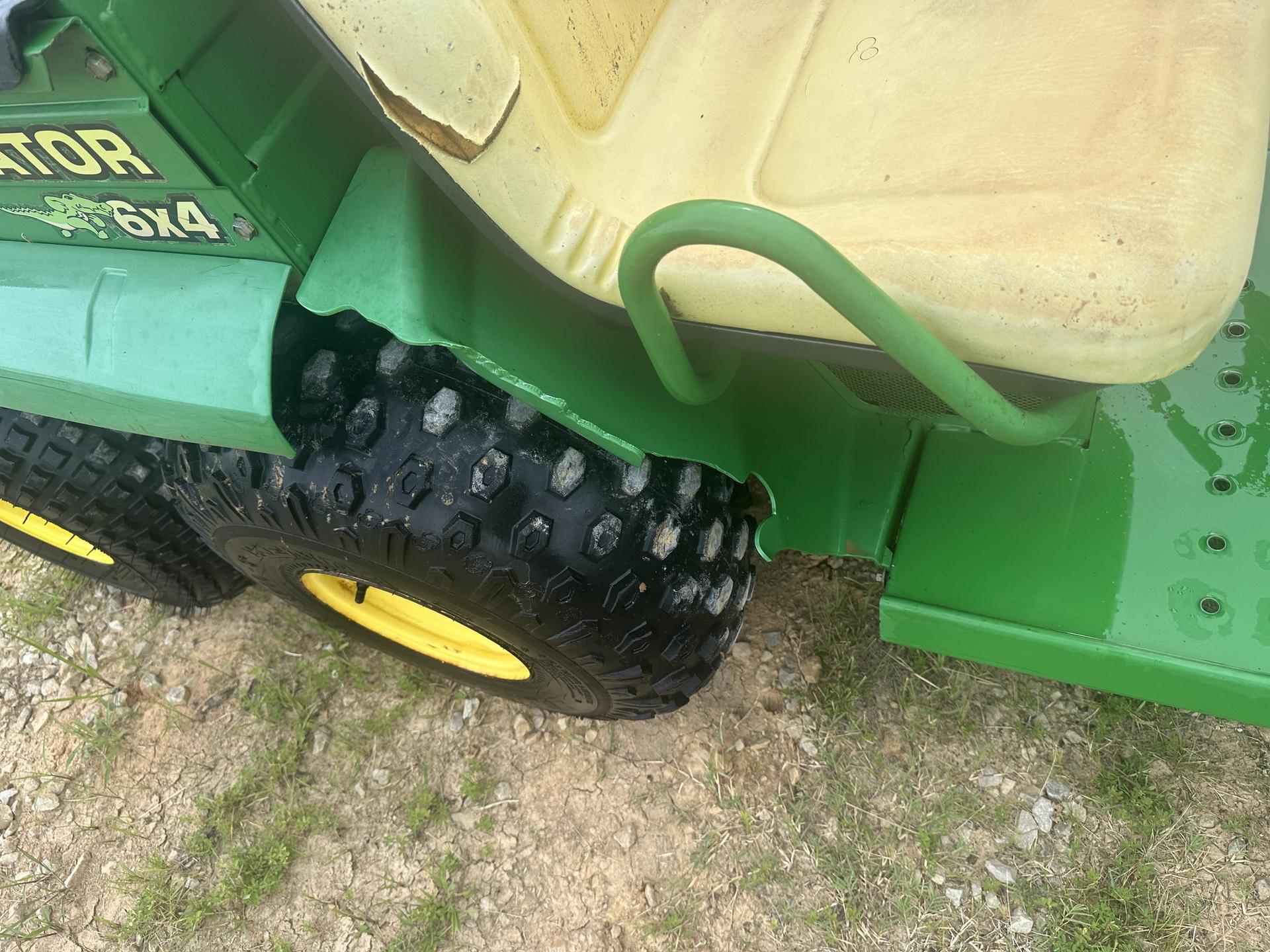 2009 John Deere 6X4 Image